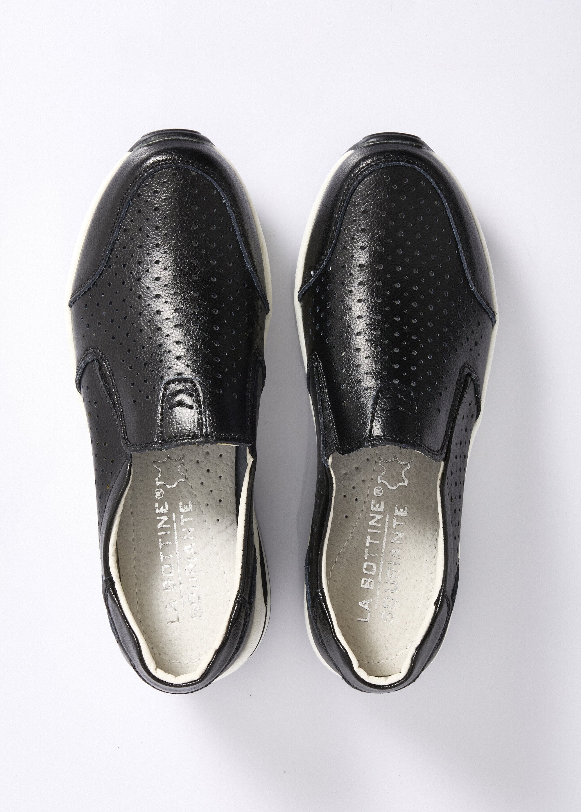 Zapatillas_deportivas_con_cuña_perforada_Negro_OV1_slim