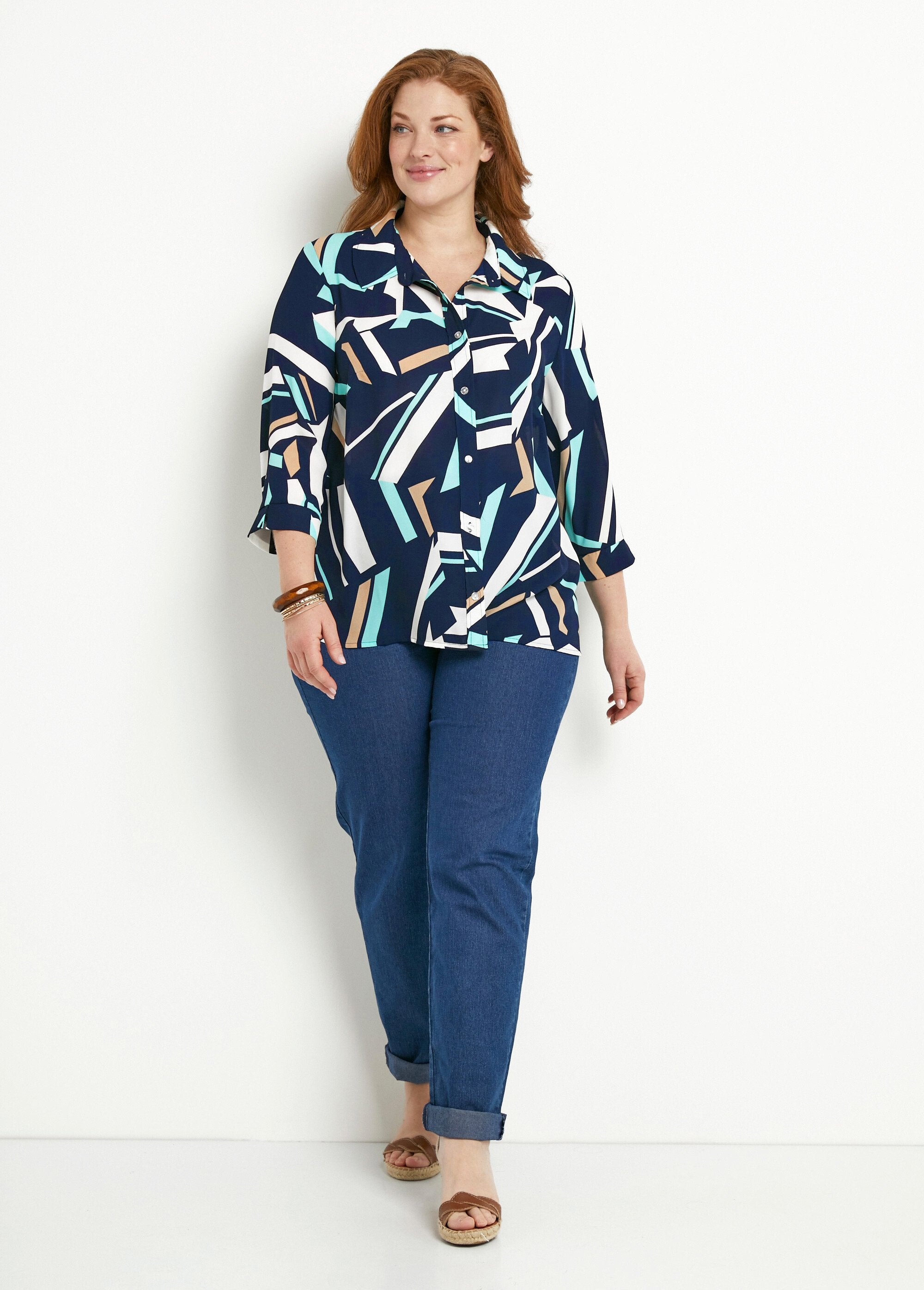 Blusa_recta_gráfica_con_mangas_3/4_Azul_marino_y_beige_SF1_curvy