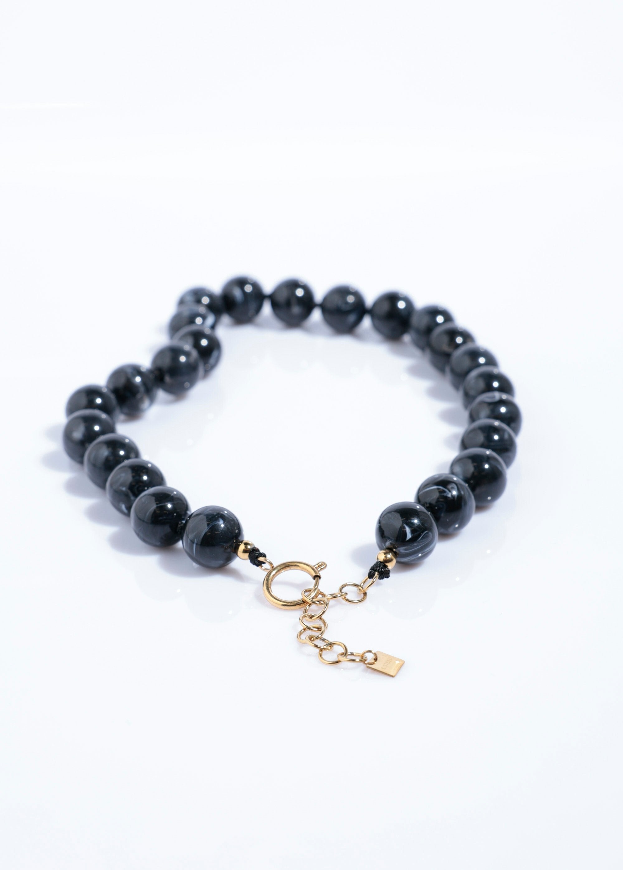 Collier_court_perles_rondes_marbrées_Noir_DE2_slim