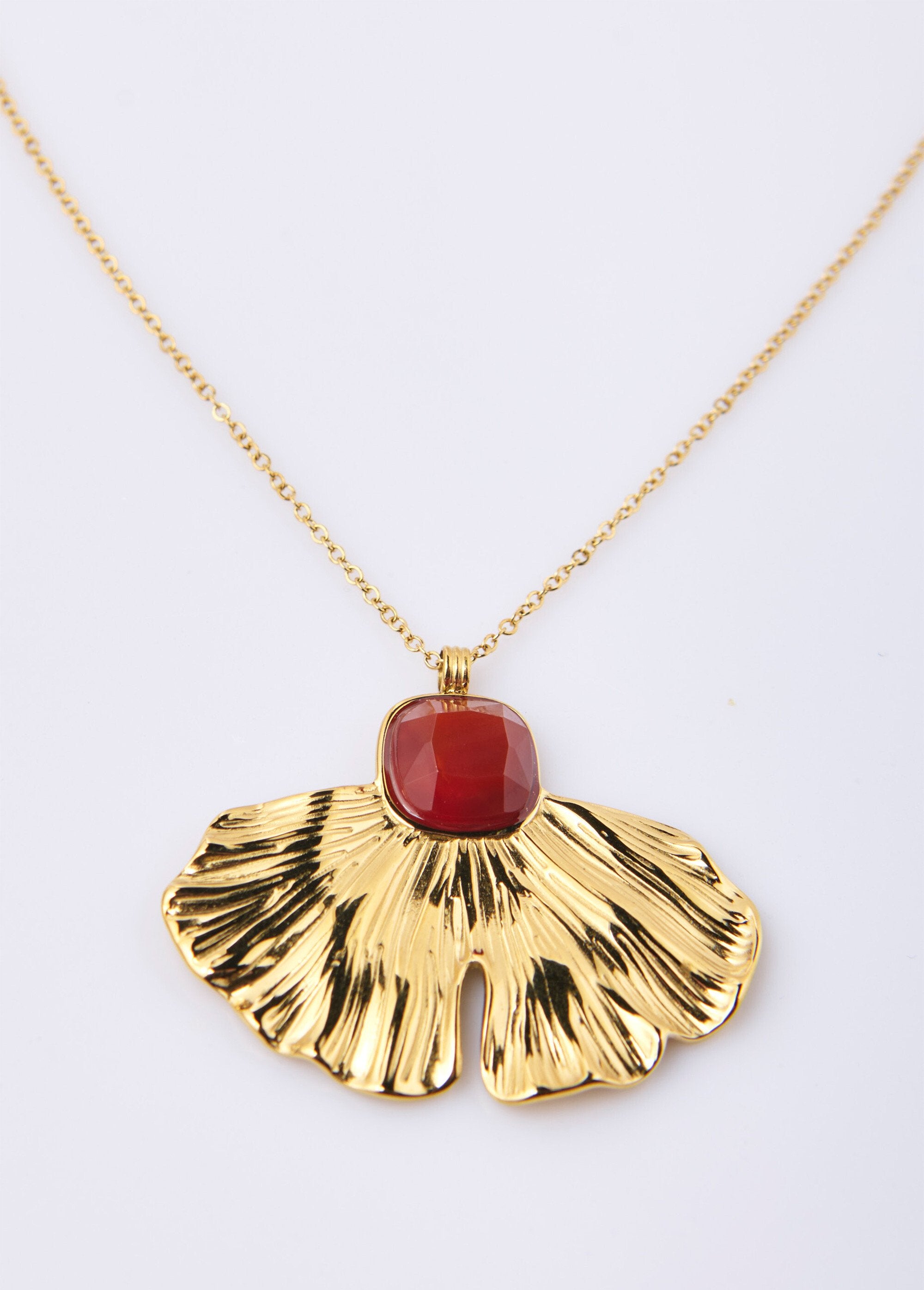 Collar_de_acero_inoxidable_con_colgante_de_gingko_y_piedra_Dorado_FA1_slim