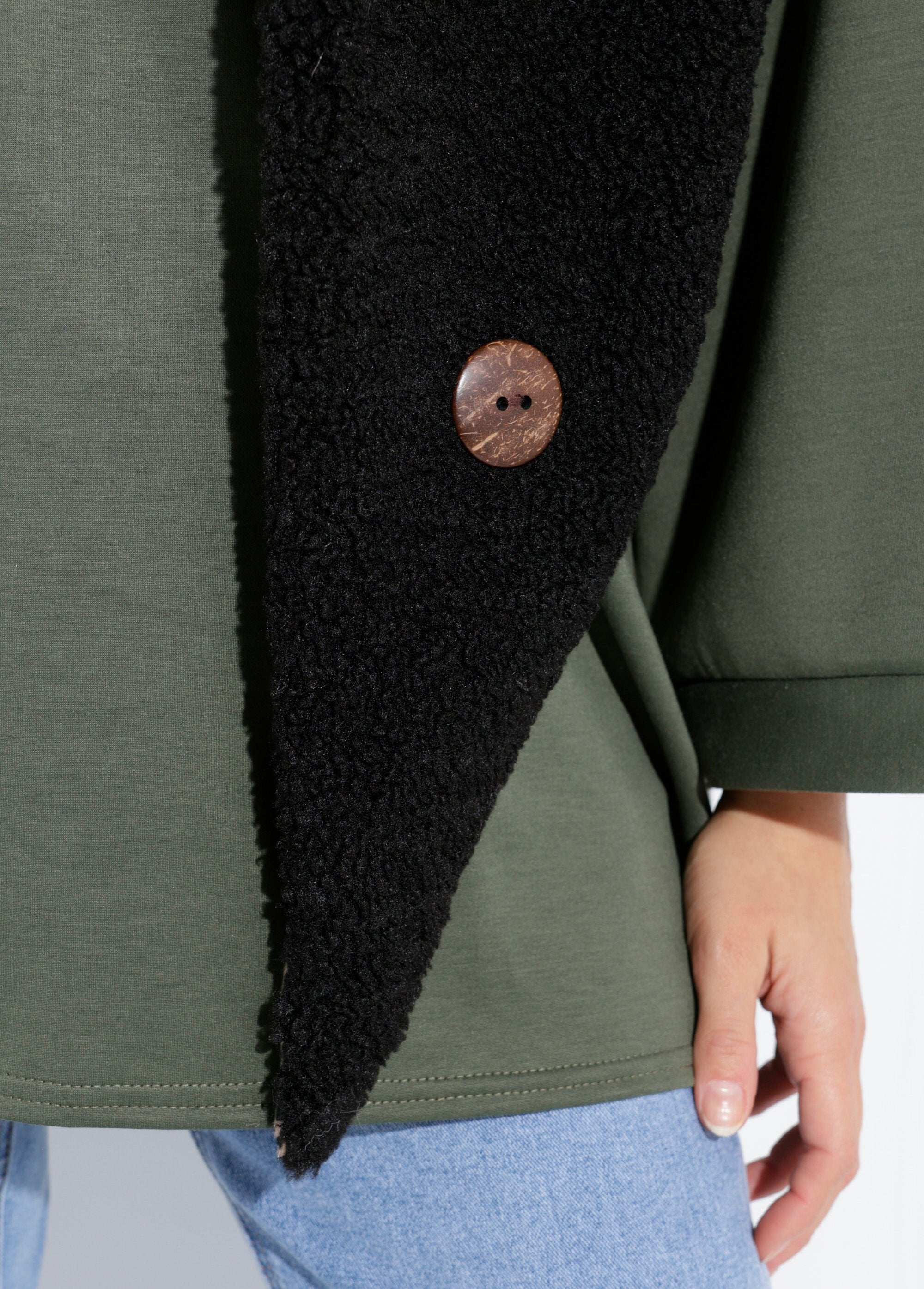 Bufanda_triangular_de_piel_sintética_con_lazo_Negro_DE2_slim