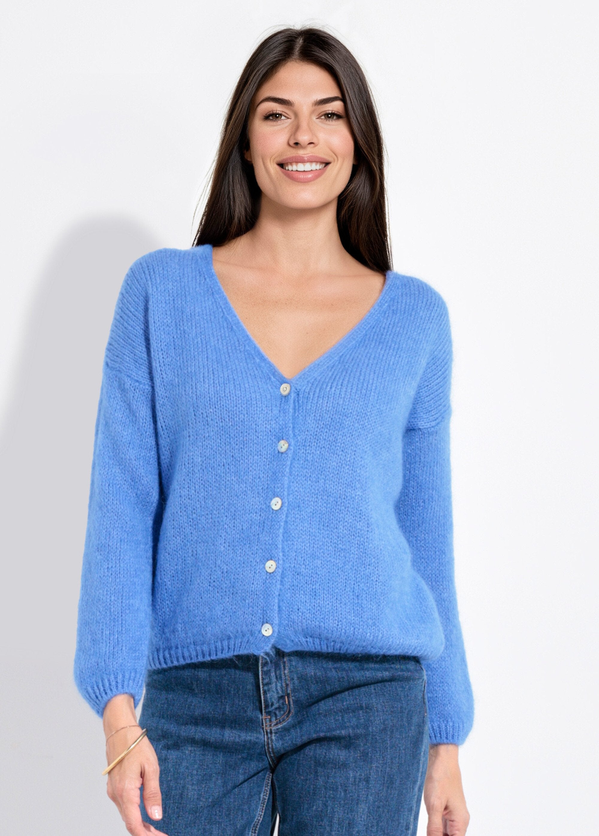 Gilet_chaud_maille_douce_mohair_col_V_Bleu_glacier_FA1_slim