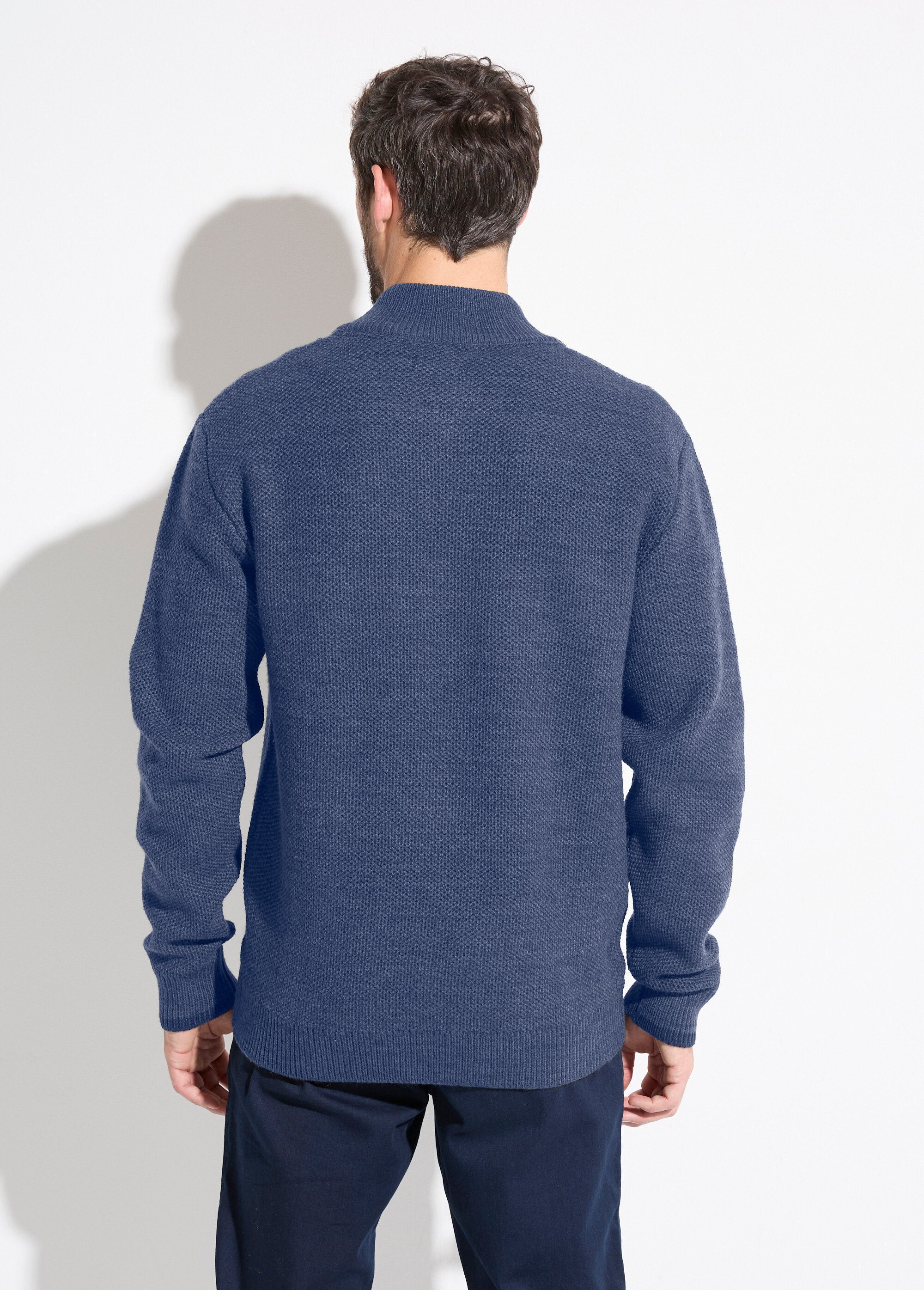 Cárdigan_con_cremallera_y_cuello_alto_en_punto_de_lana_jaspeada_Azul_DO1_slim
