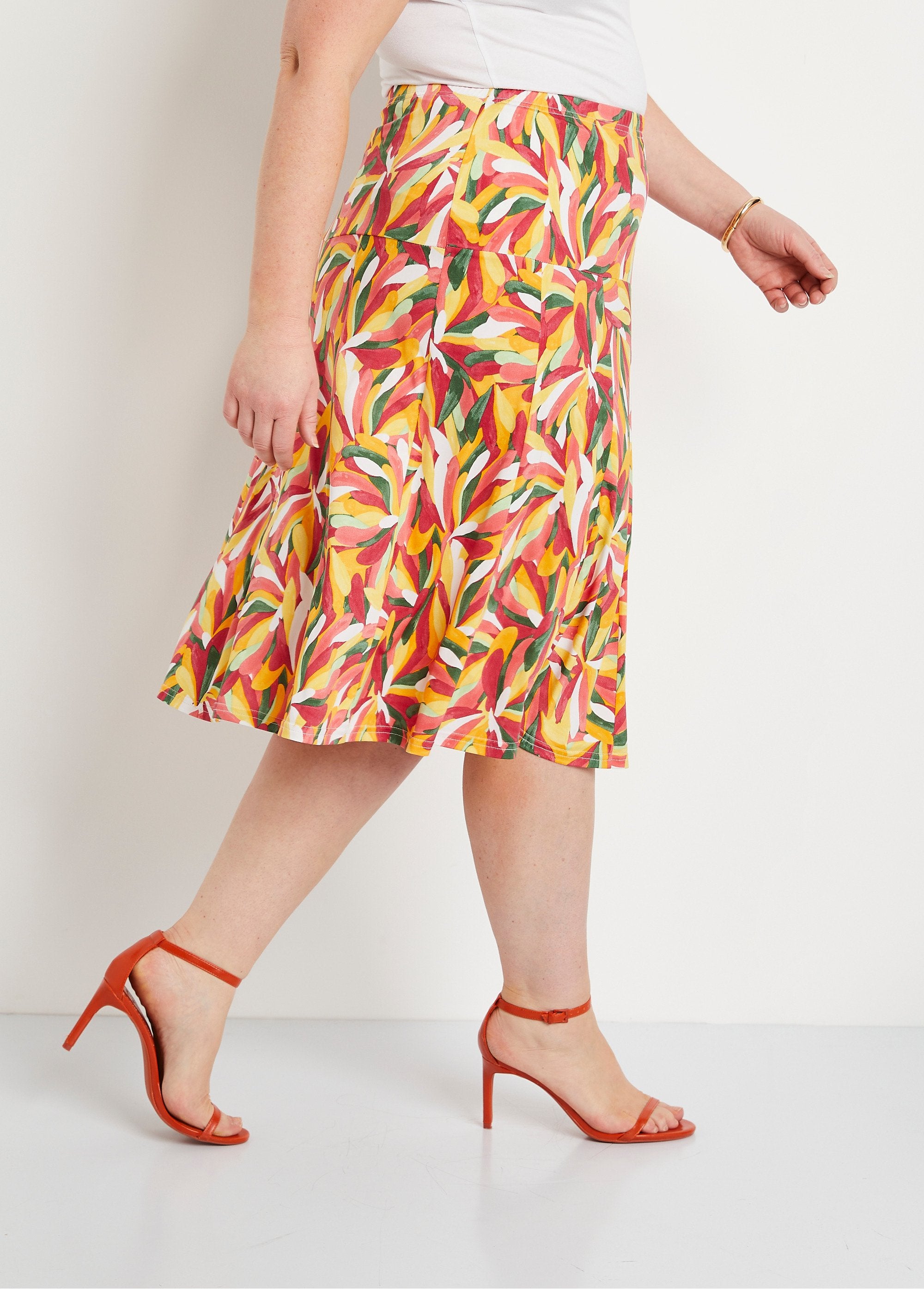 Falda_midi_evasé_estampada_pimentón_y_miel_DR1_curvy