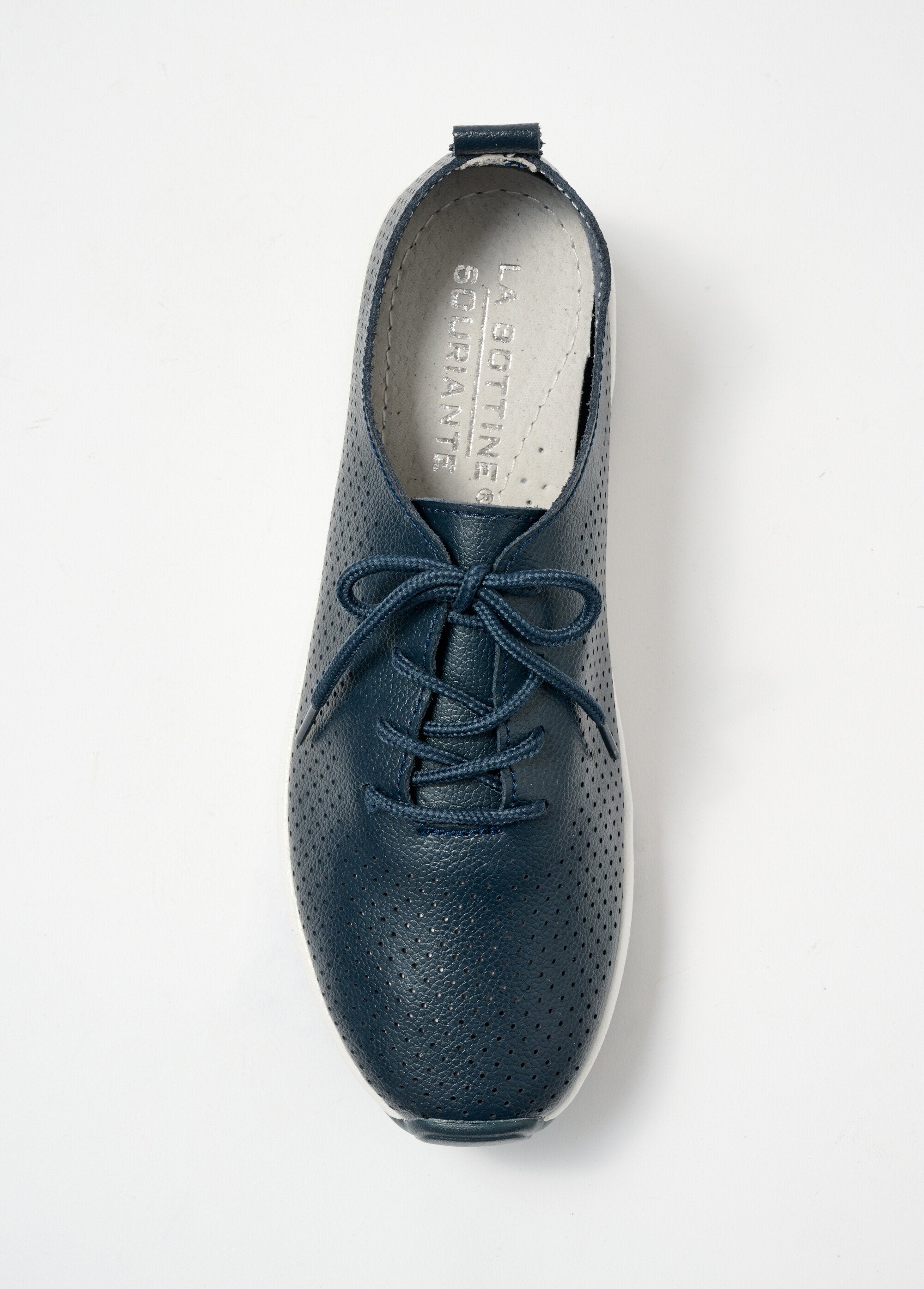 Zapatillas_de_piel_perforada_Marina_OV1_slim