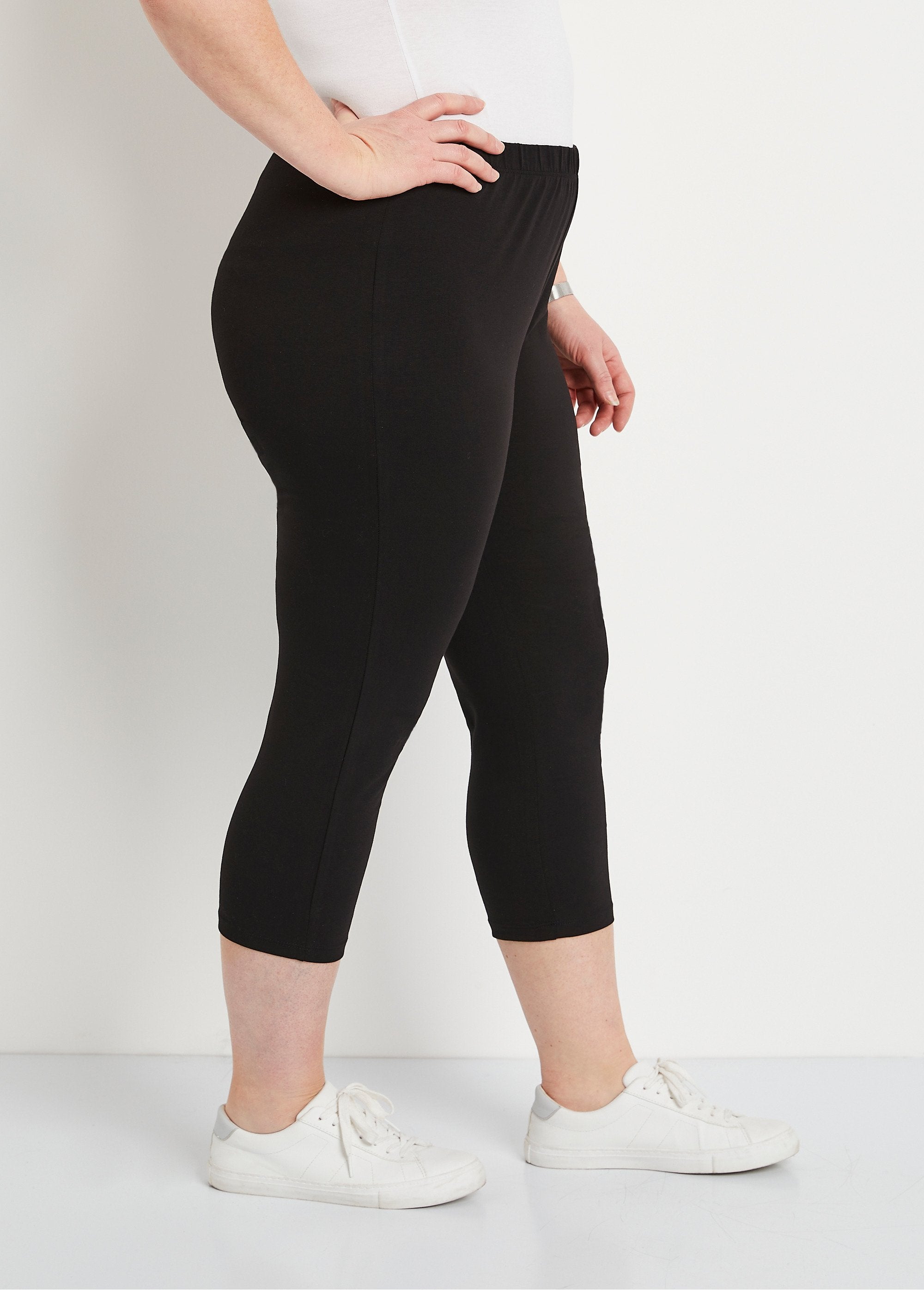 Legging_corto_de_algodón_con_cintura_elástica_Negro_DR1_curvy