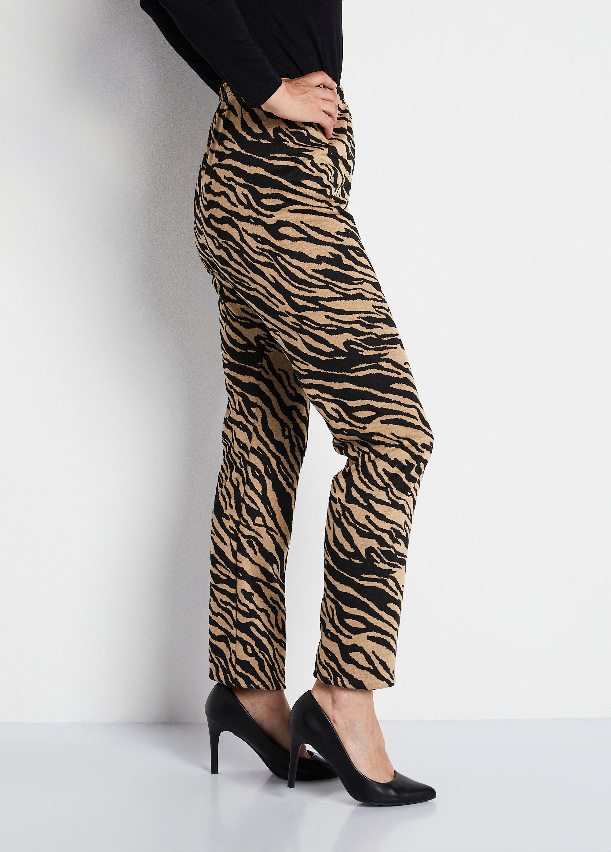 Leggings_de_punto_jacquard_con_cintura_elástica_camello_cebra_DR1_slim