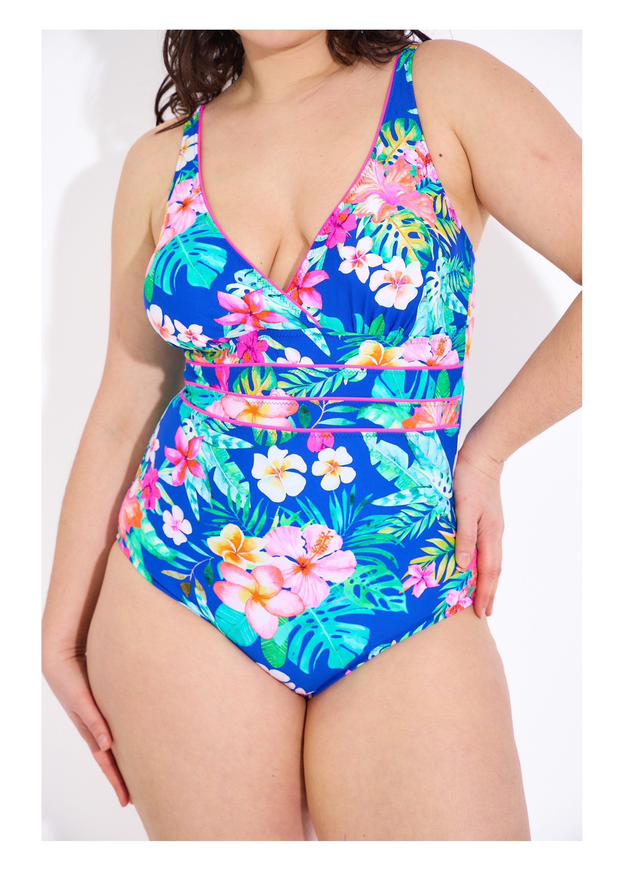 Traje_de_baño_de_una_pieza_con_flores_exóticas_Impresiones_azules_DE1_slim