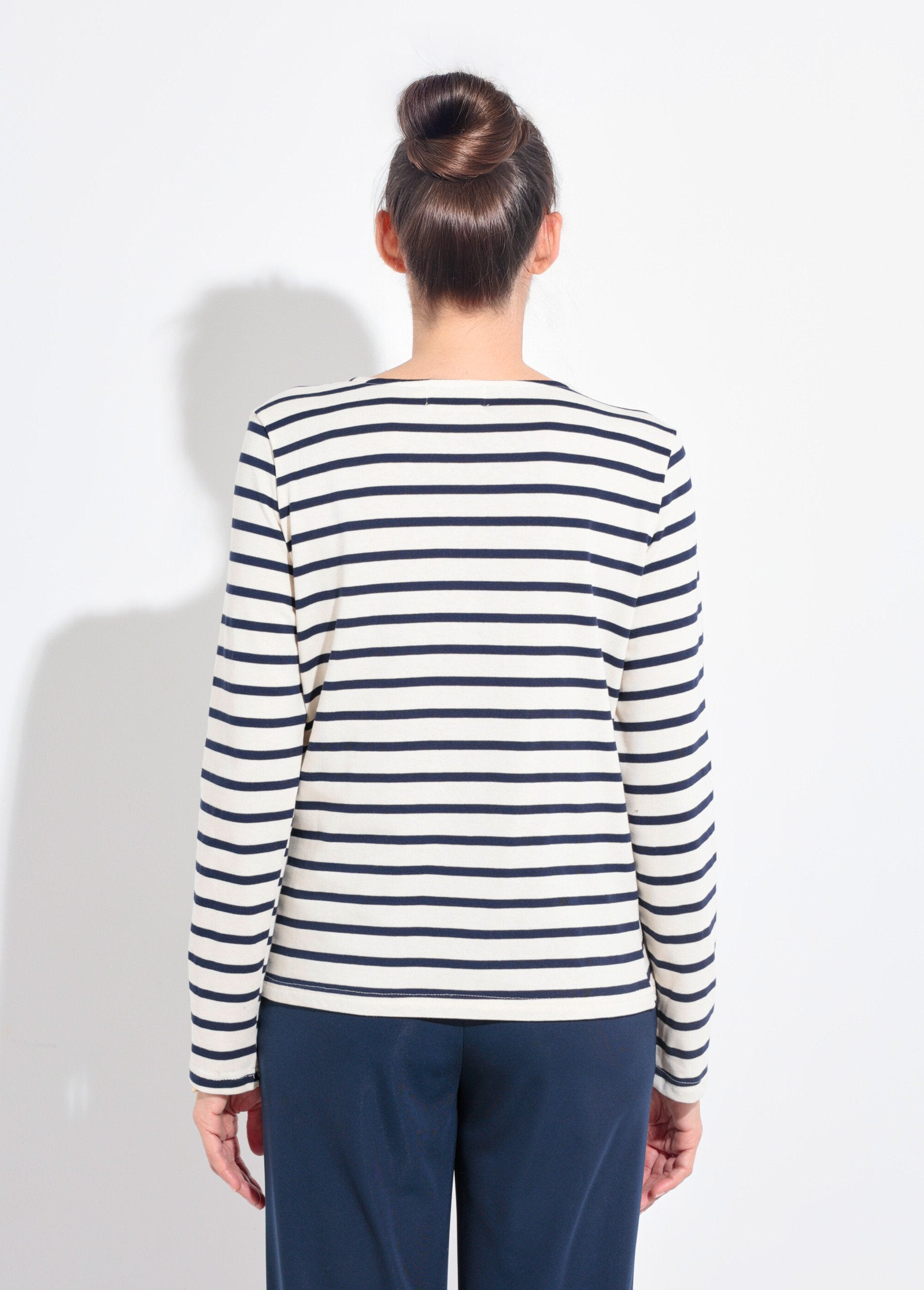 Marinière_boutons_épaule_forme_coeur_Blanc_raye_marine_DO1_slim