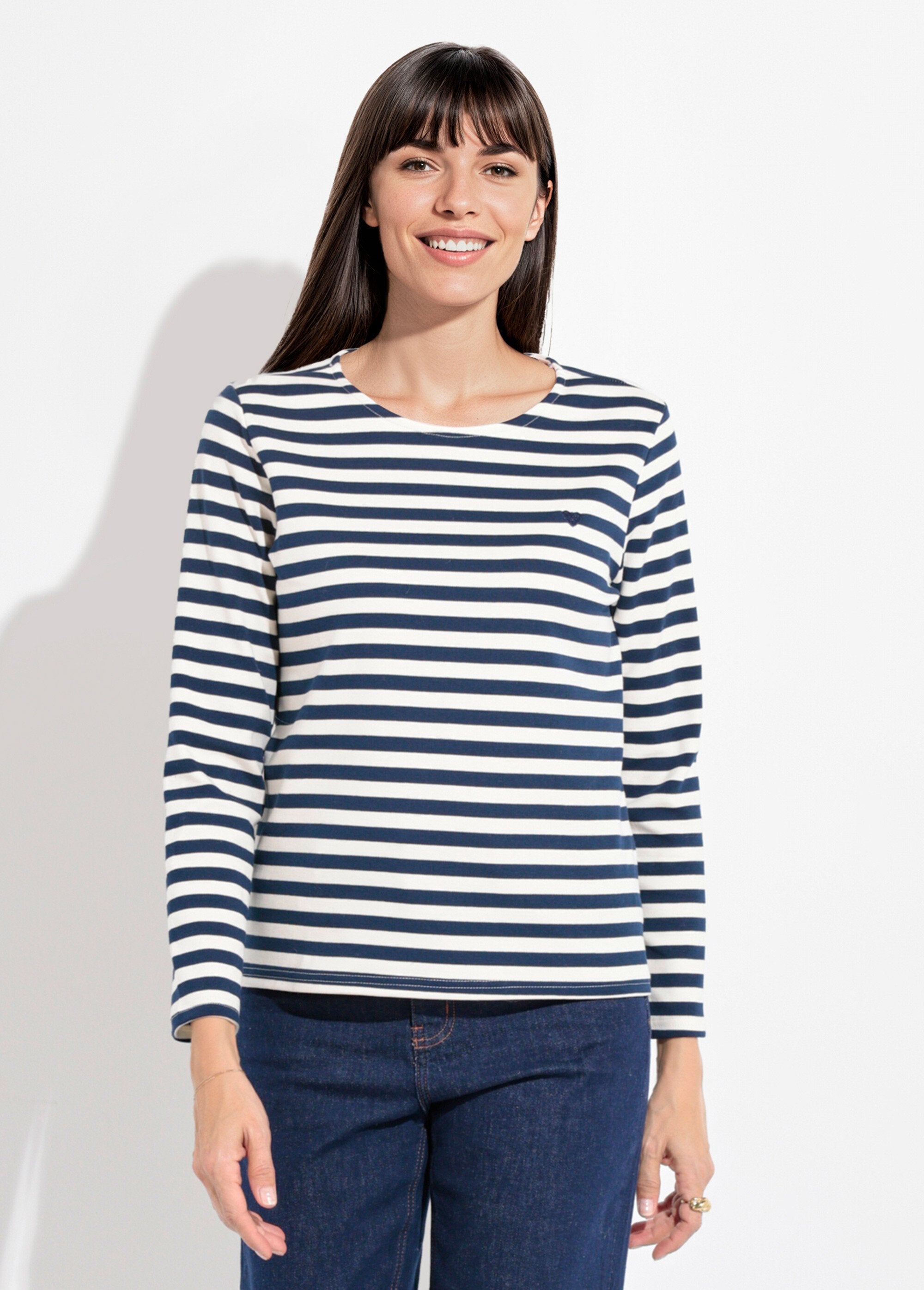 Marinière_col_rond_dégagé_broderie_coeur_Marine_FA1_slim