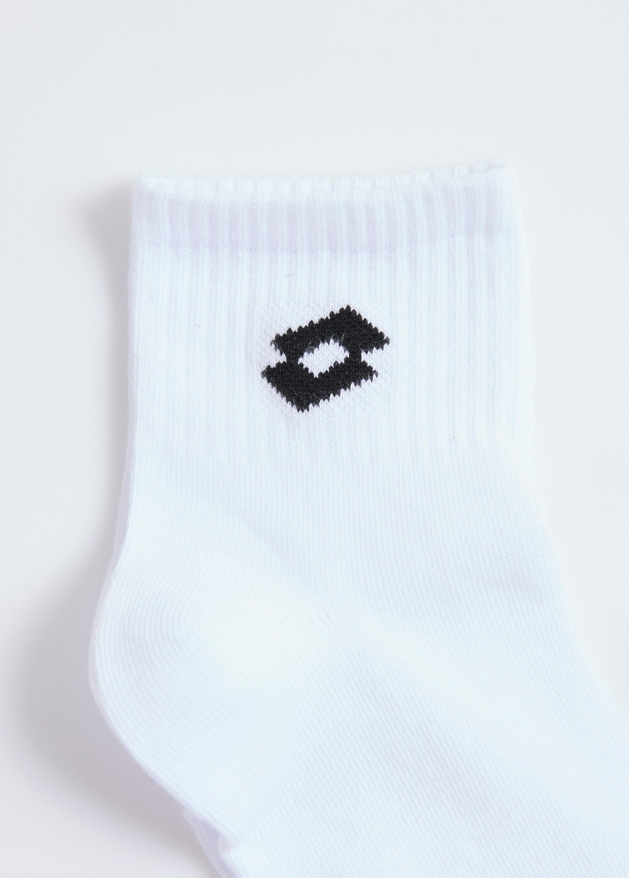 Calcetines_deportivos_acanalados_hasta_media_pantorrilla_con_logotipo_Blanco,_Blanca_DE3_slim