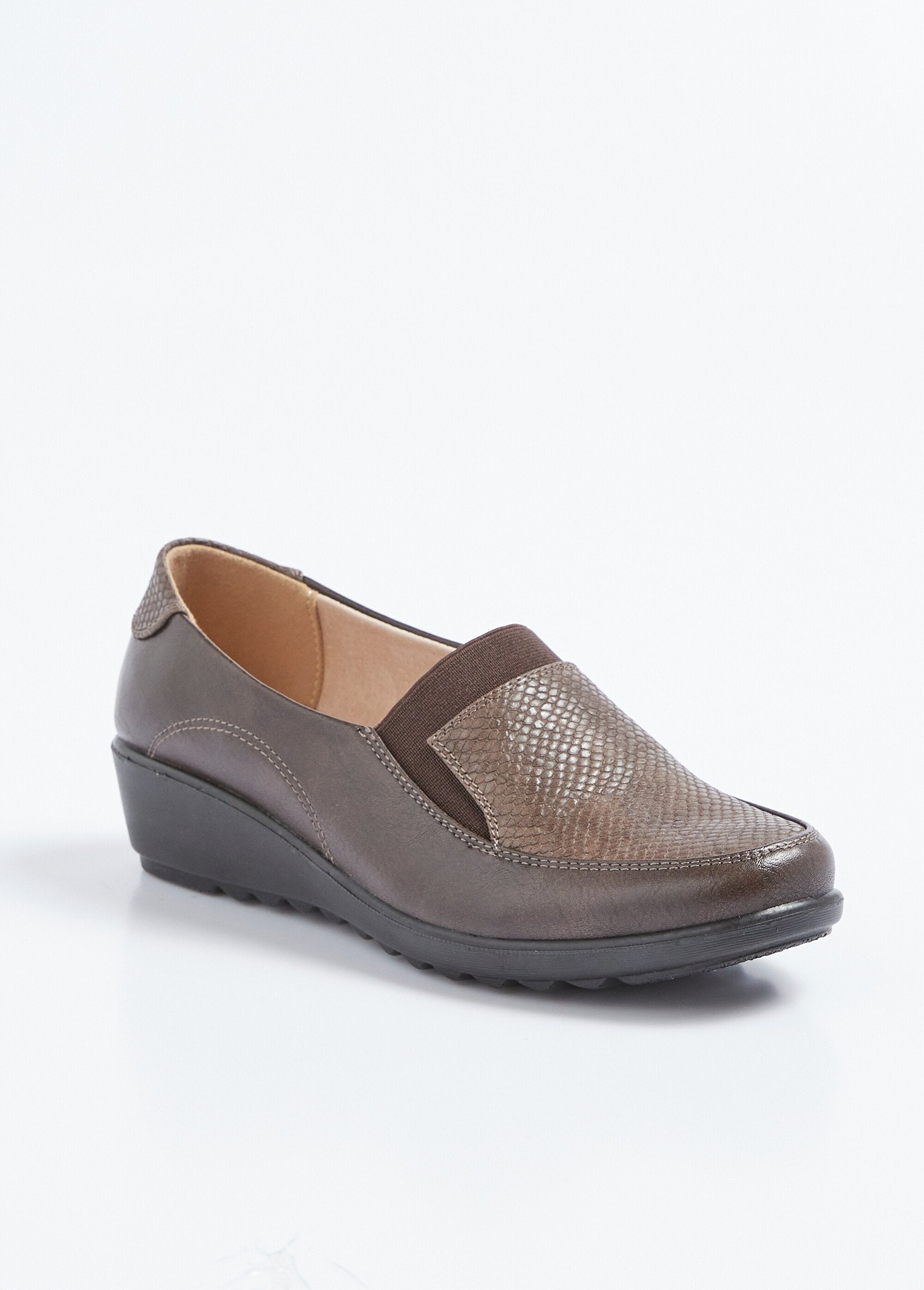 Mocasines_de_cuña_de_piel_con_elástico_de_ancho_amplio_Castaño_FA1_slim