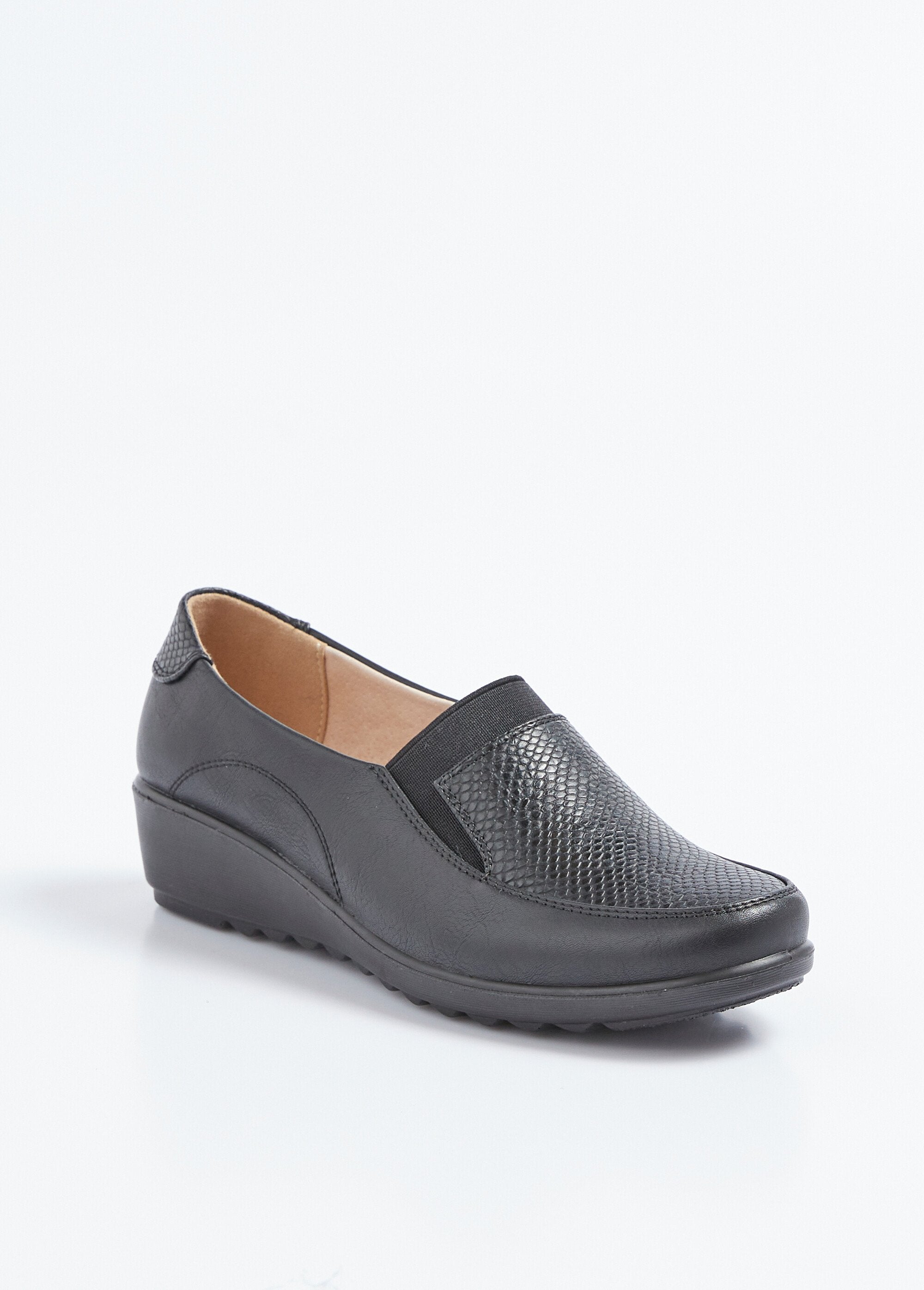Mocasines_de_cuña_de_piel_con_elástico_de_ancho_amplio_Negro_FA1_slim