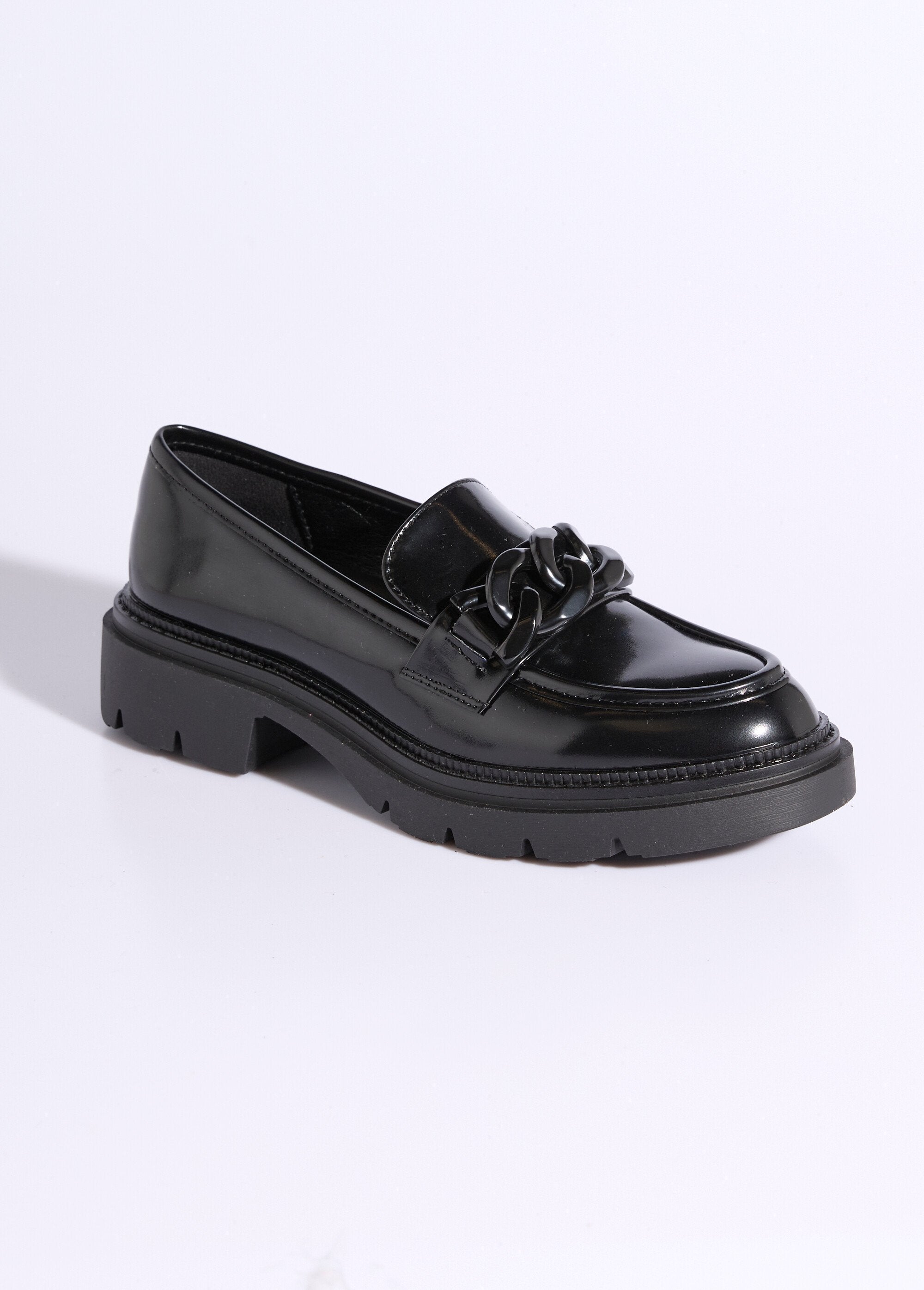 Mocasines_estilo_chunky_con_eslabones_metálicos_Negro_FA1_slim