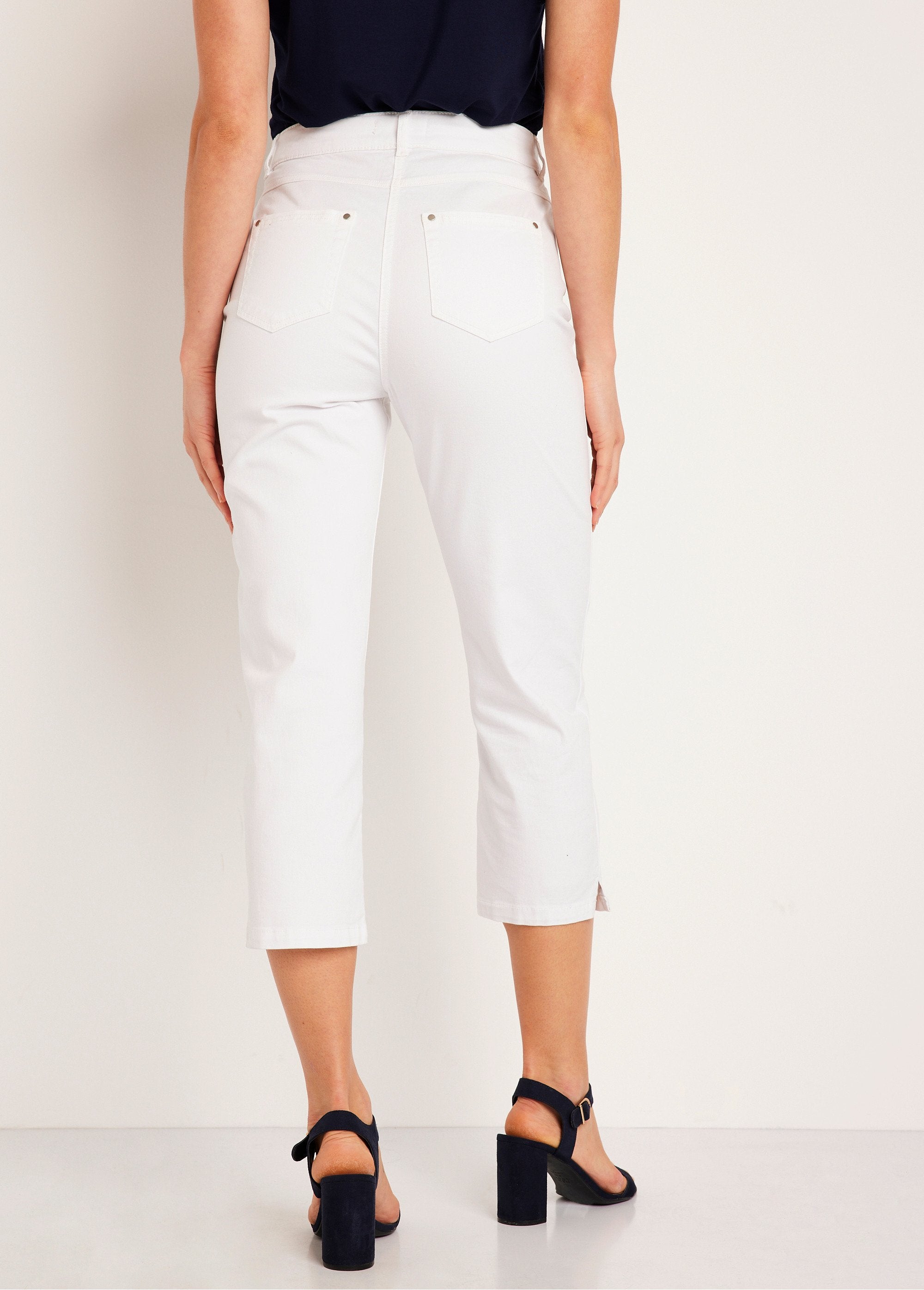 Pantalón_cropped_con_cinturón_elástico_y_5_bolsillos_Blanco,_Blanca_DO1_slim