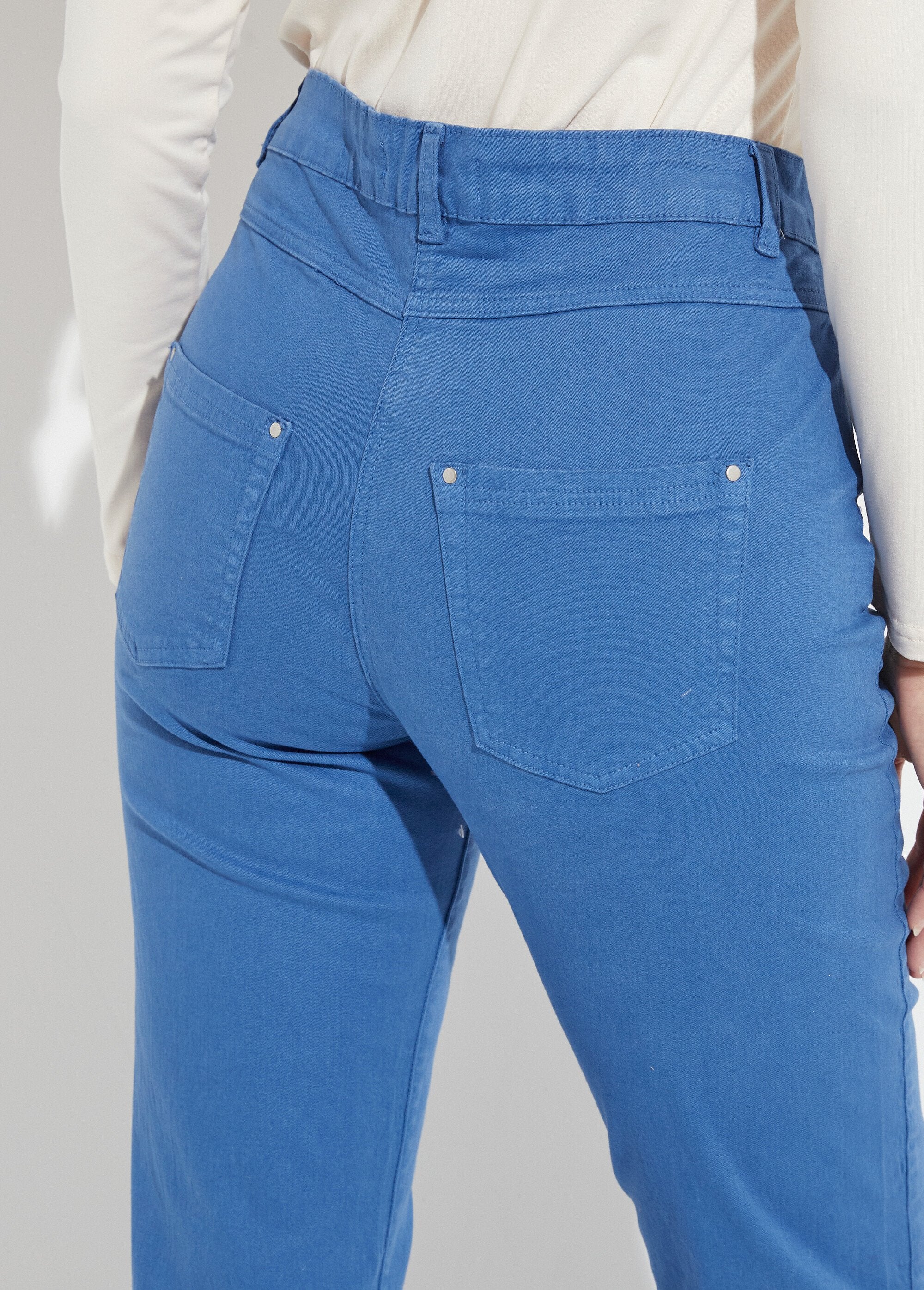 Pantalón_recto_de_cinco_bolsillos_de_algodón_elástico_Azul_DE2_slim