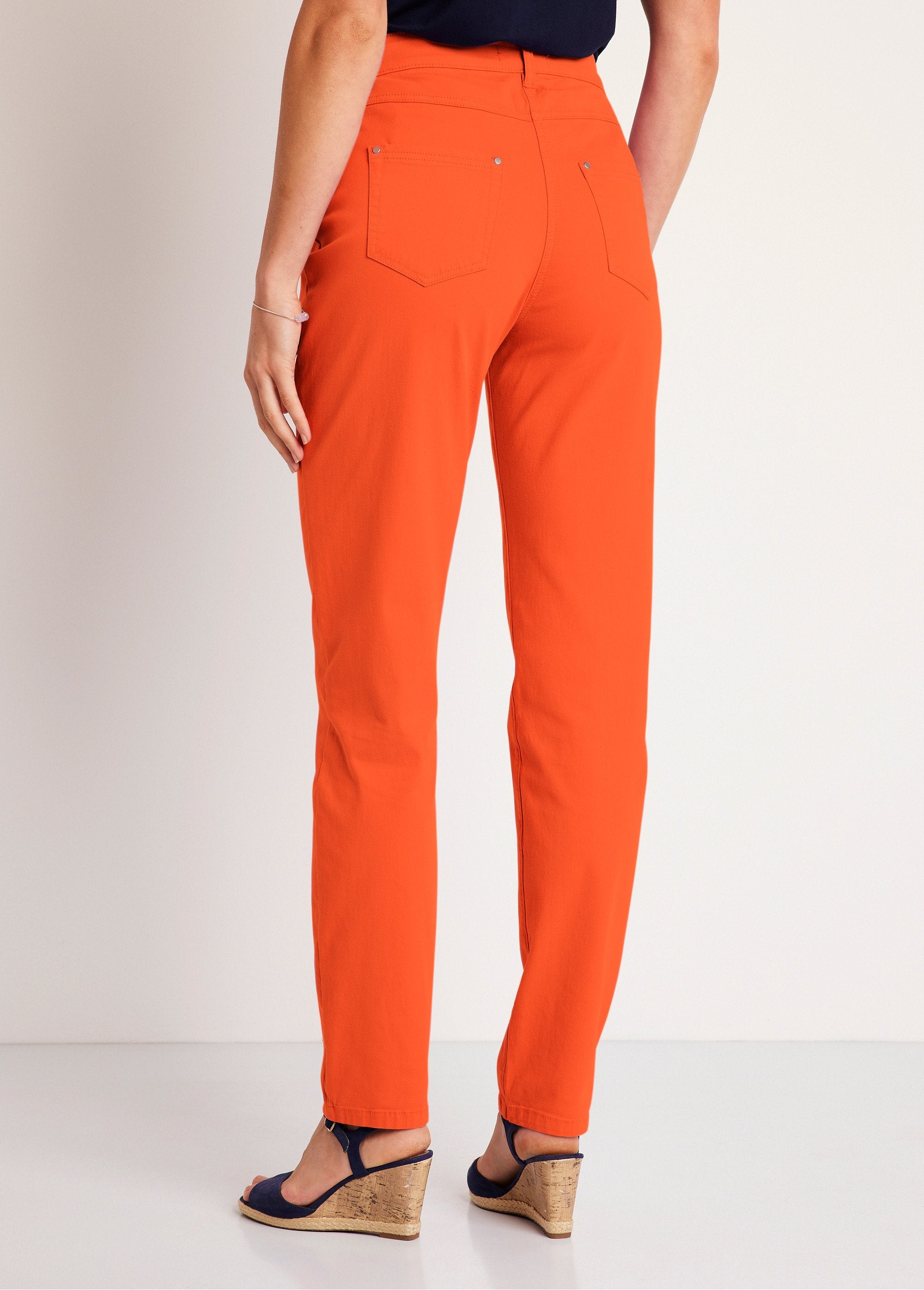 Pantalón_recto_de_algodón_elástico_de_5_bolsillos_naranja_DO1_slim