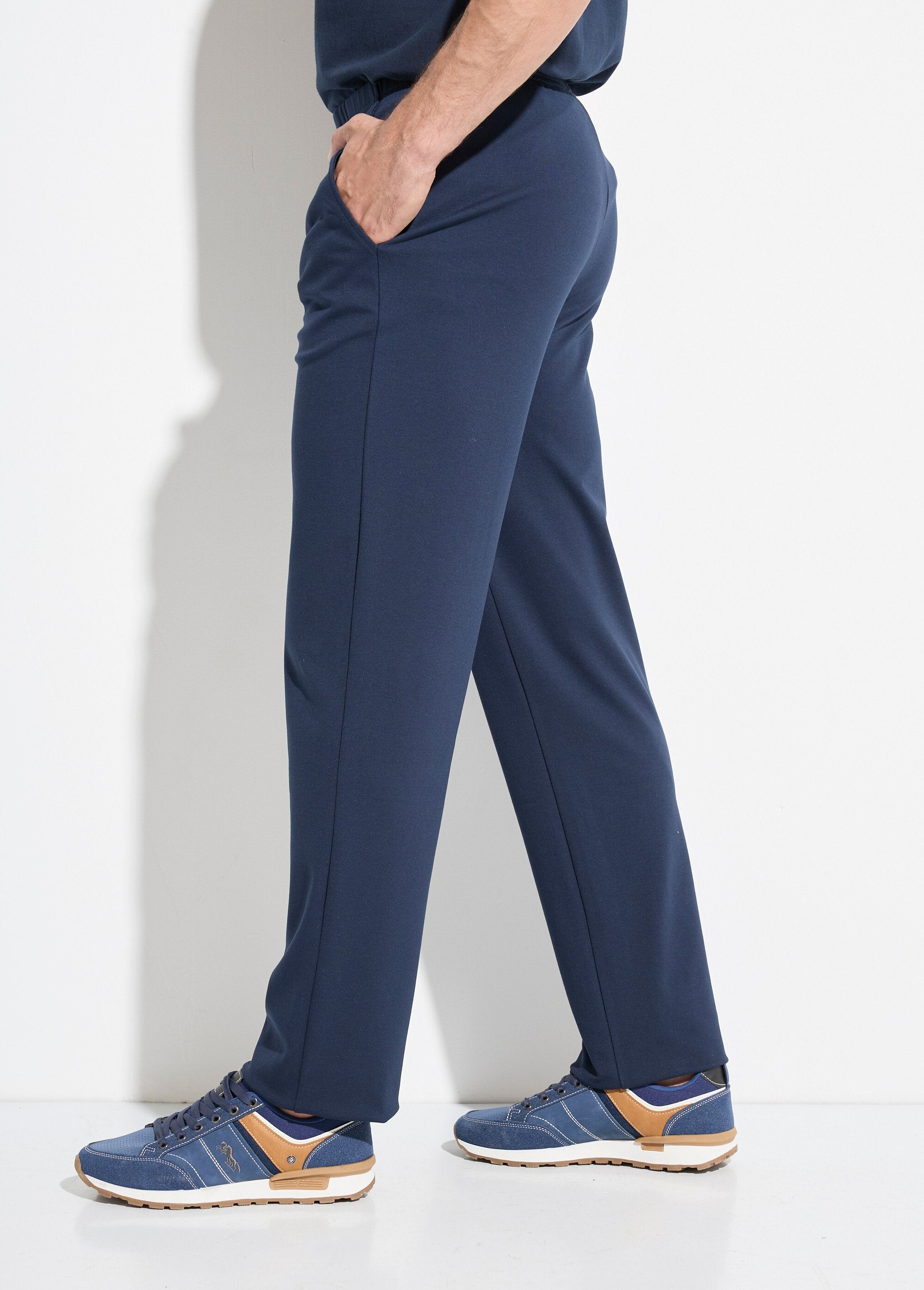 Pantalón_recto_con_cinturilla_elástica_en_tejido_elástico_Marina_DR1_slim
