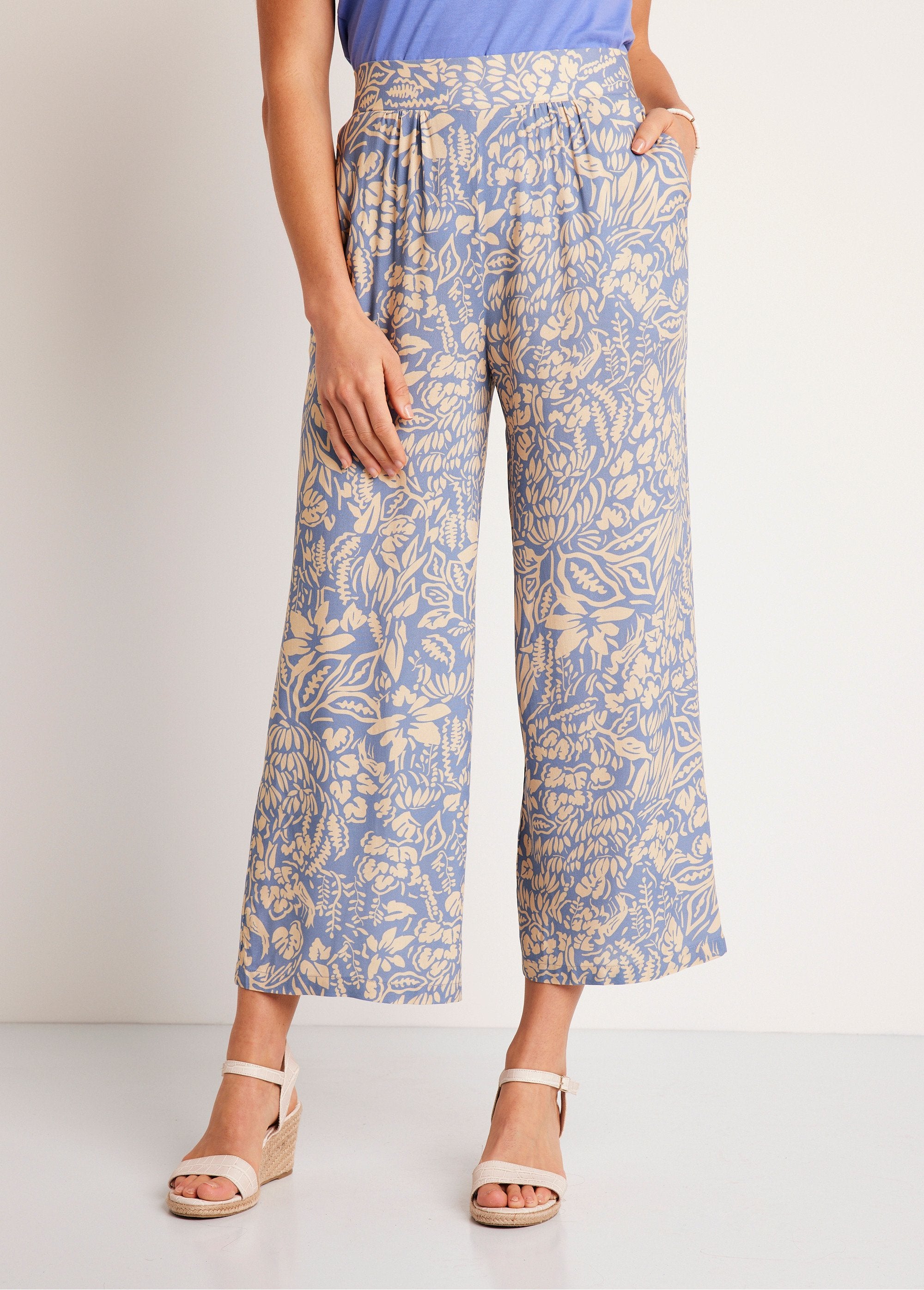 Pantalón_ancho_con_cintura_elástica_floral_o_liso_Azul_y_crudo_FA1_slim