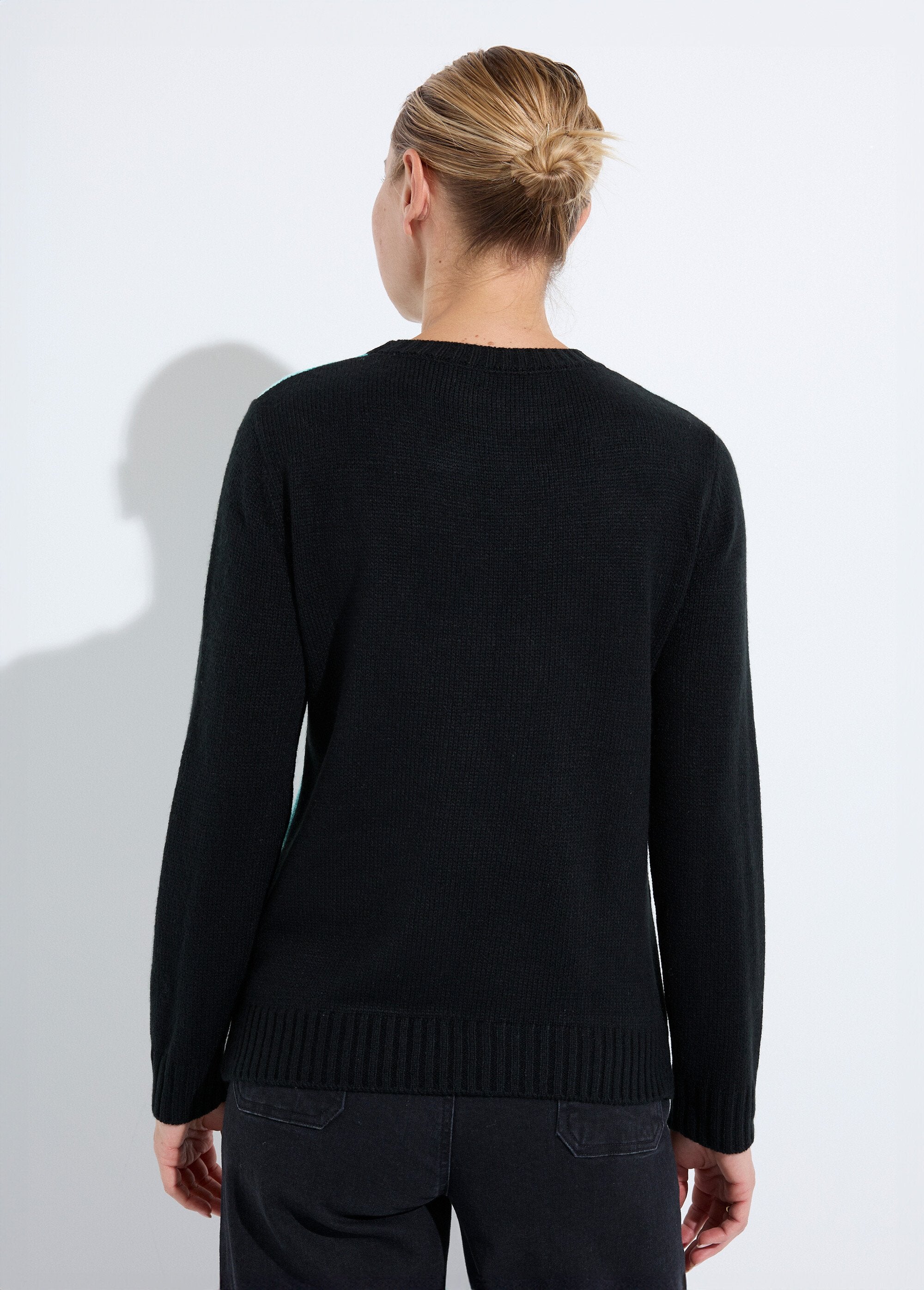 Suéter_cálido_de_jacquard_gráfico_con_cuello_redondo_Negro_y_aguamarina_DO1_slim