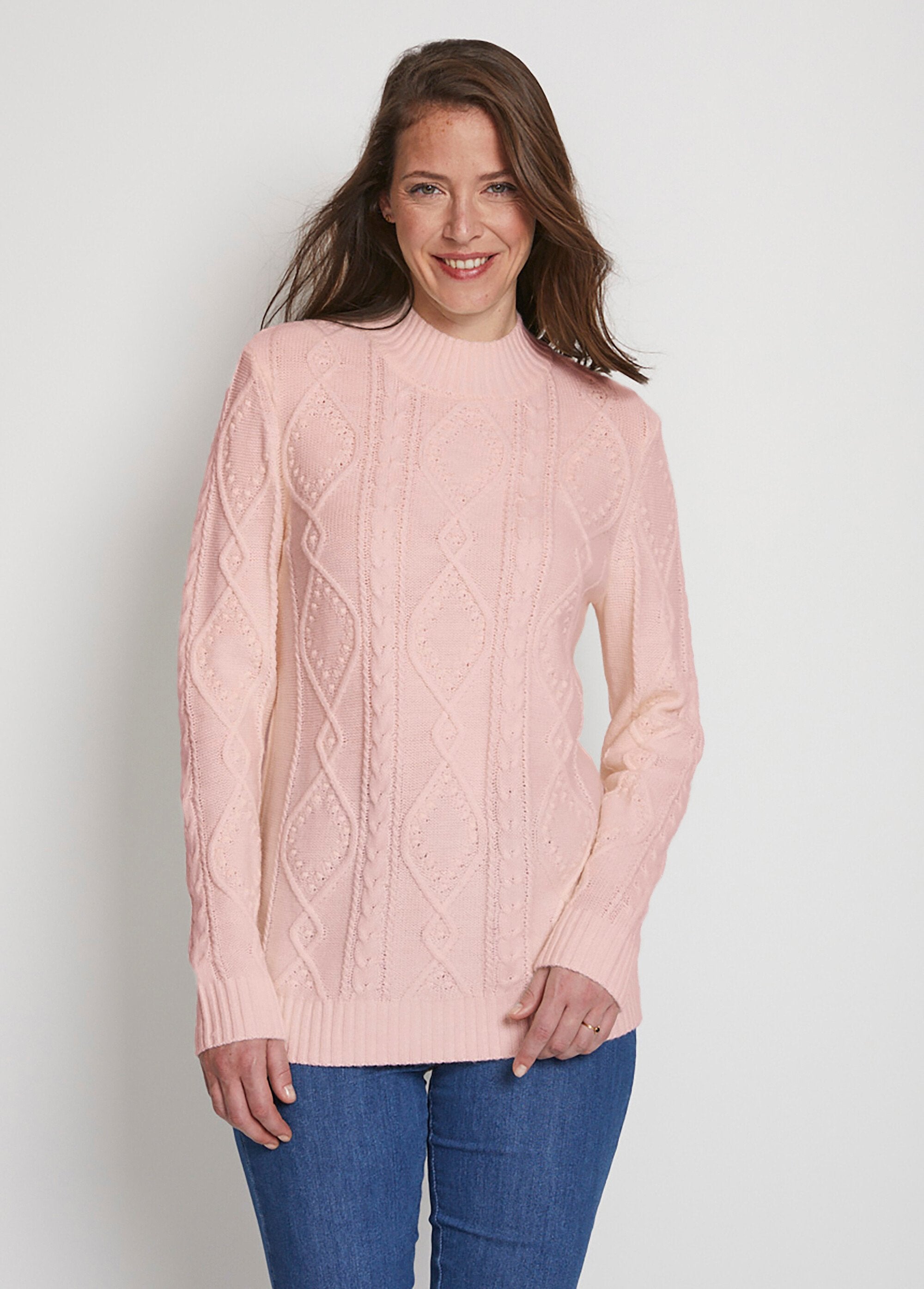 Jersey_corto_y_cálido_con_cuello_alto_de_ochos_Rosa_FA1_slim