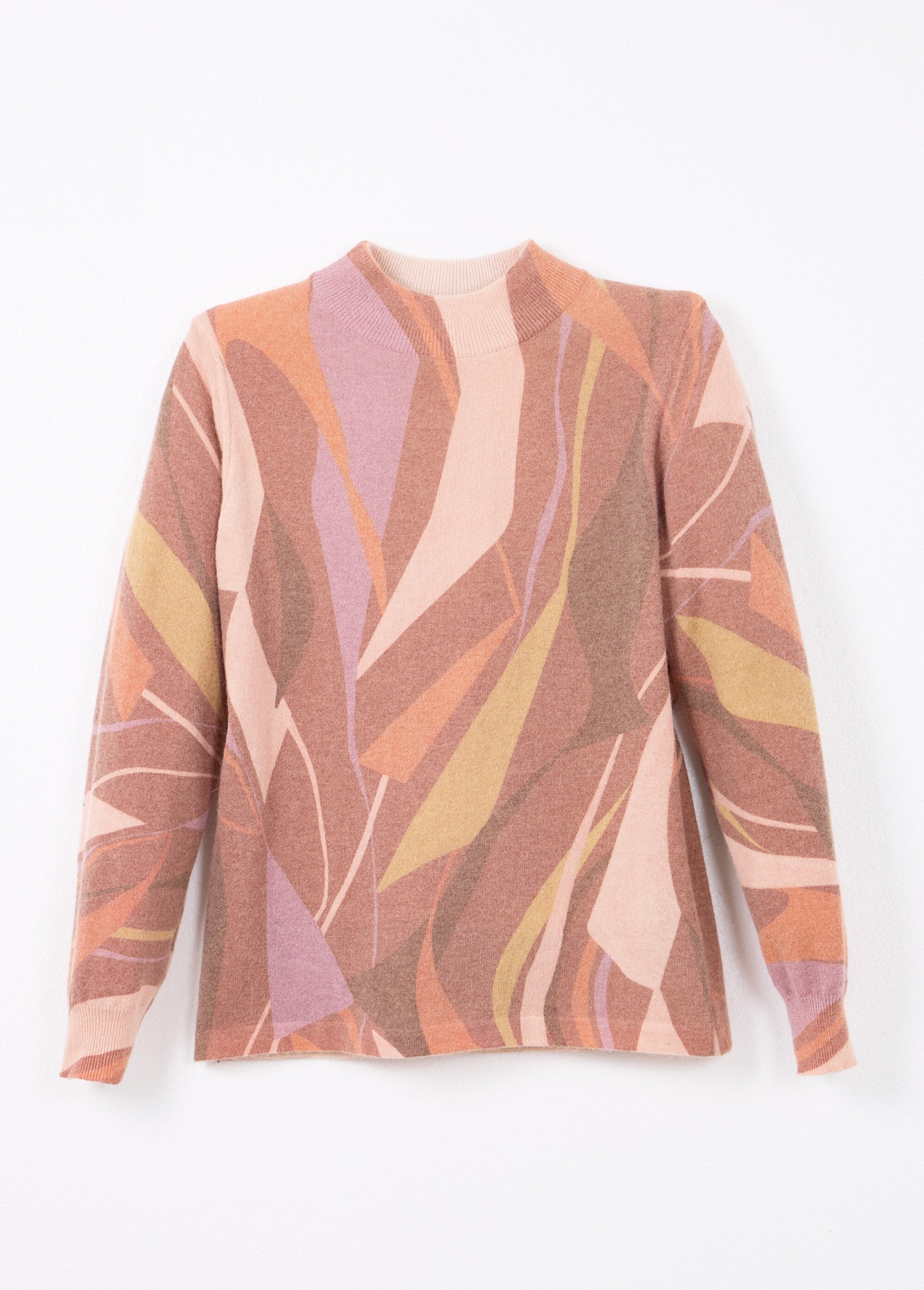 Suéter_fino_y_cálido_de_cuello_alto_con_lana_y_angora_estampada._avellana_y_beige_AP1_slim