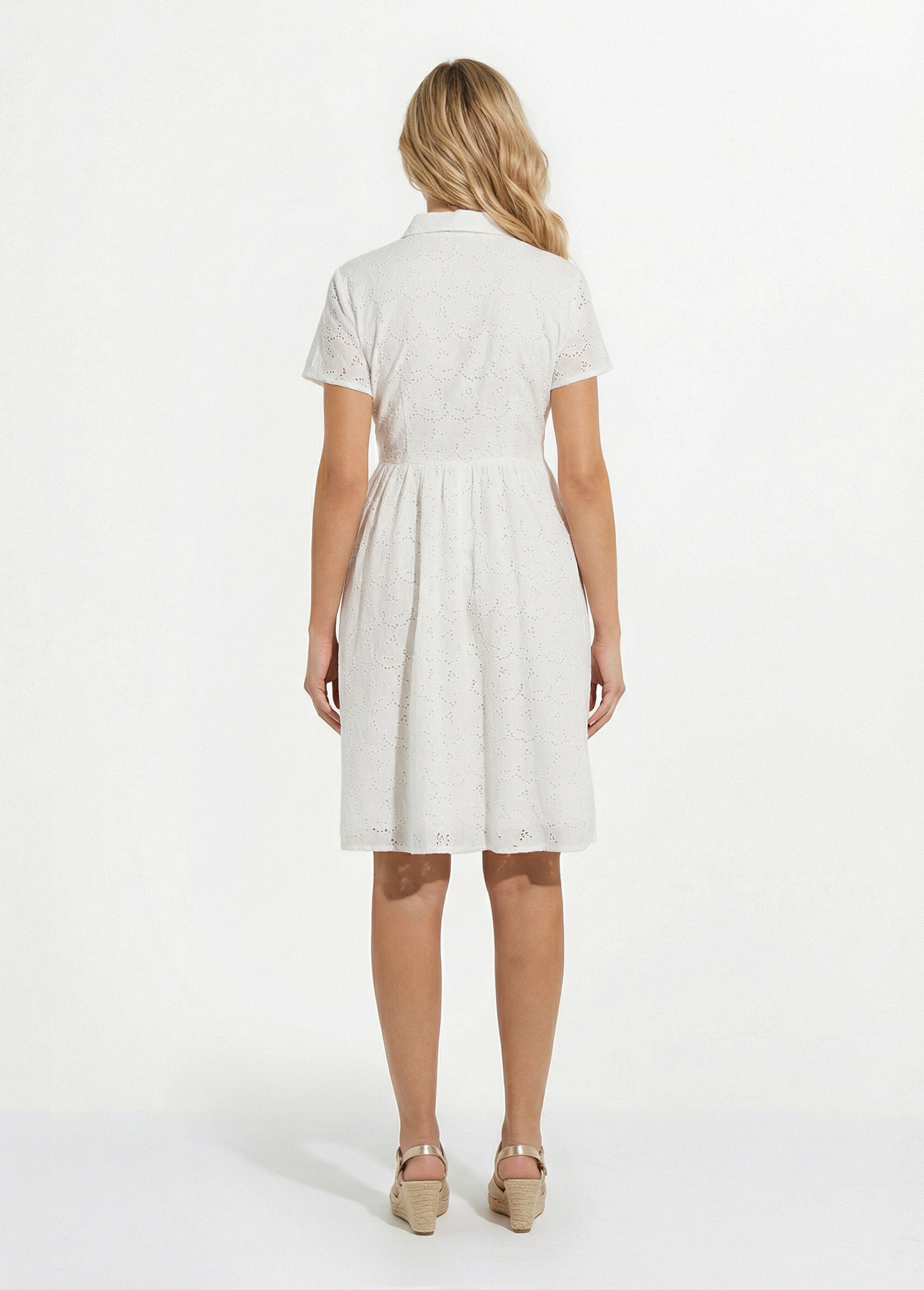 Robe-chemisier_courte_en_broderie_anglaise_Blanc_DO1_slim