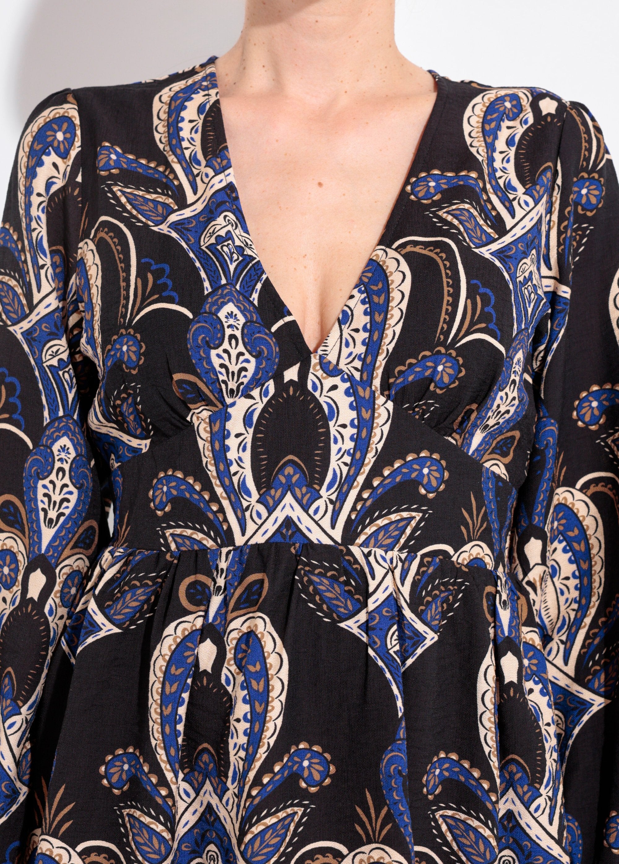 Robe_courte_col_V_imprimé_cachemire_Marine_DE1_slim