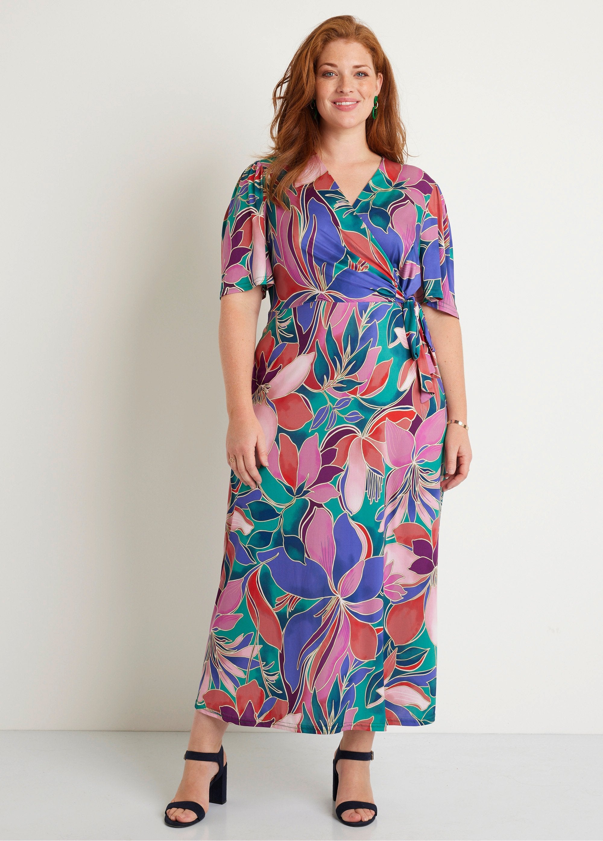 Vestido_largo_cruzado_floral_rosa_y_verde_FA1_curvy