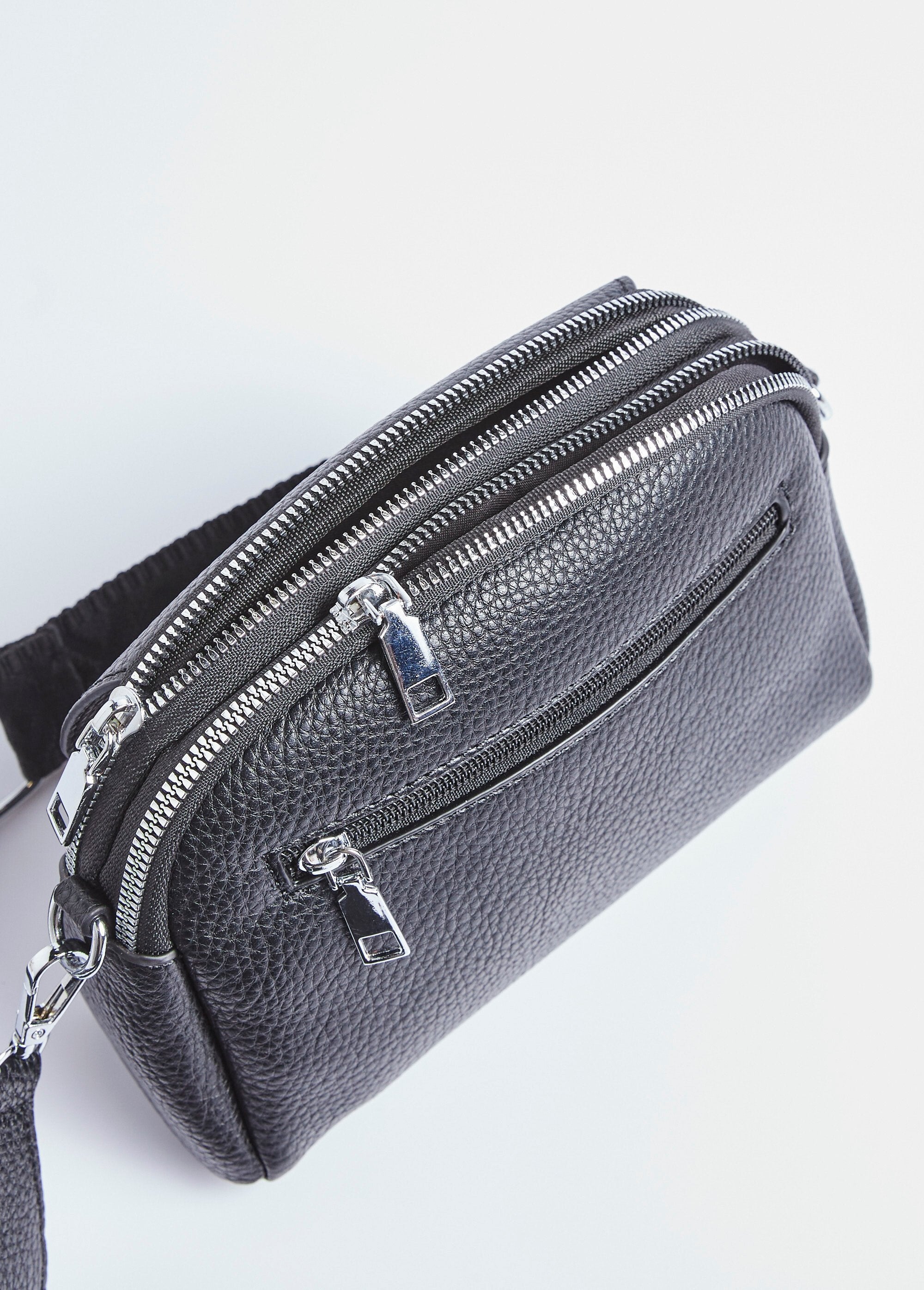 Bolso_de_piel_sintética_granulada_con_bandolera_Negro_DE1_slim