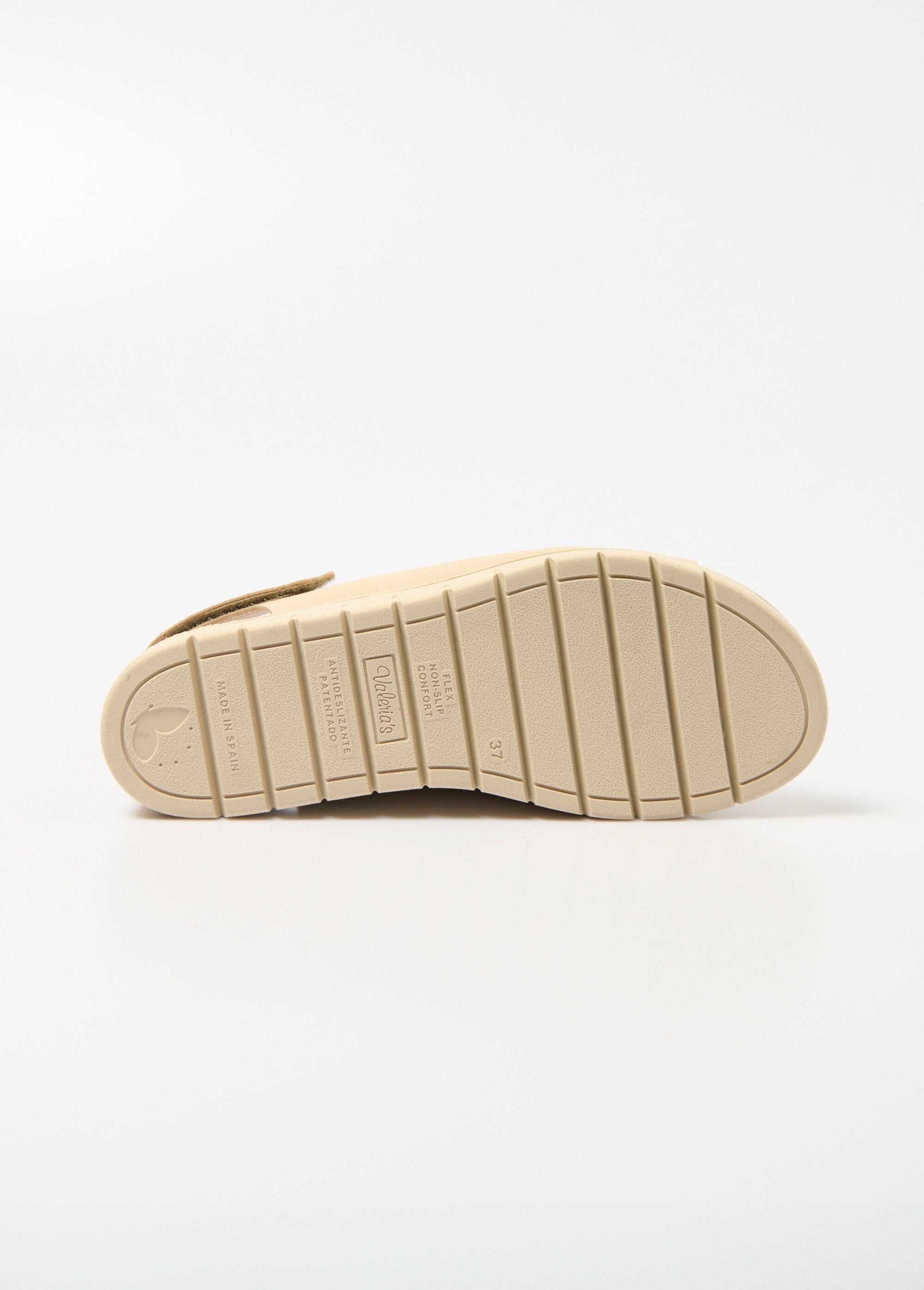 Sandalias_anchas_abiertas_elásticas_Beige_UN1_slim