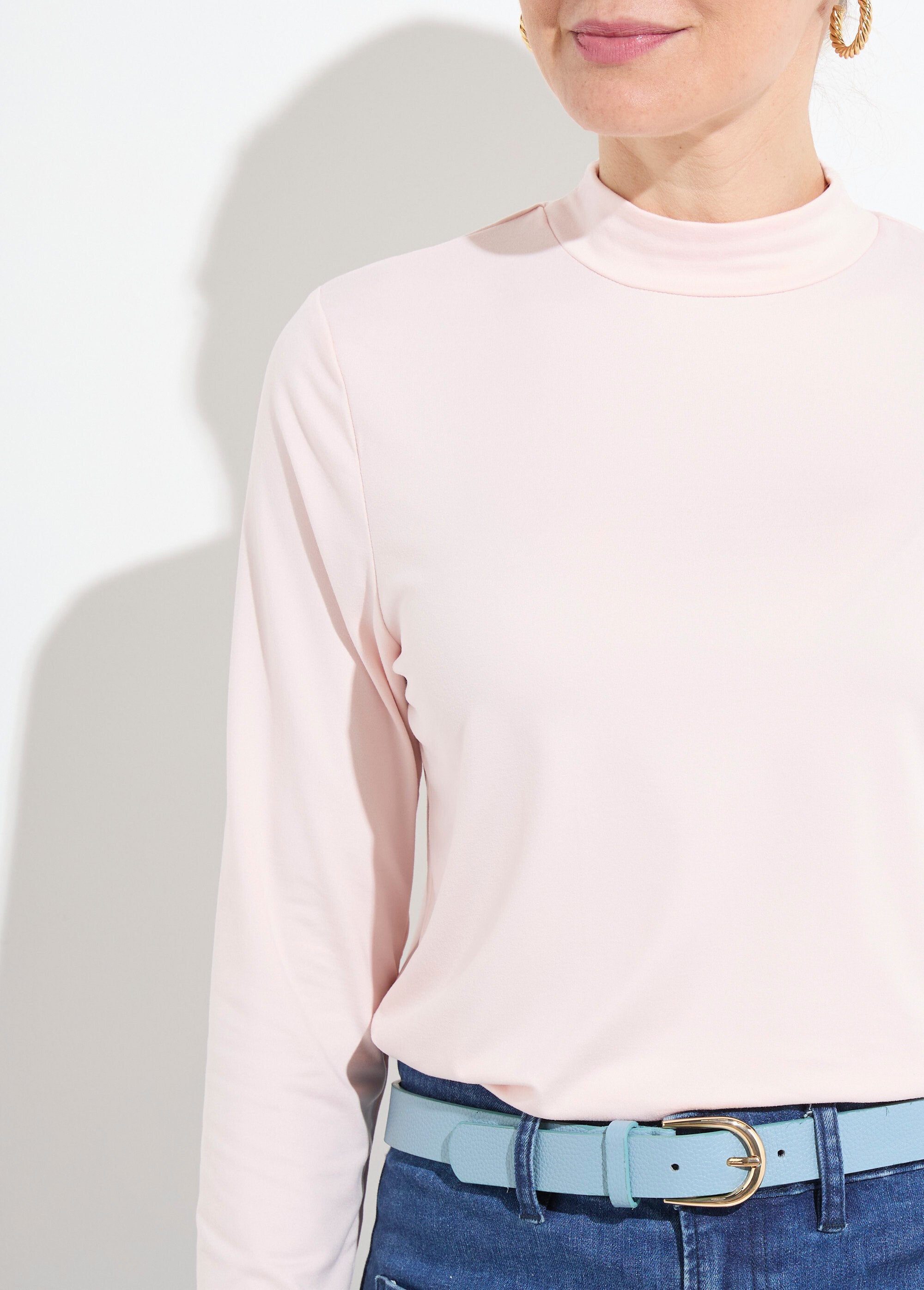 Camiseta_suave_de_manga_larga_y_cuello_alto._Pétalo_DE1_slim