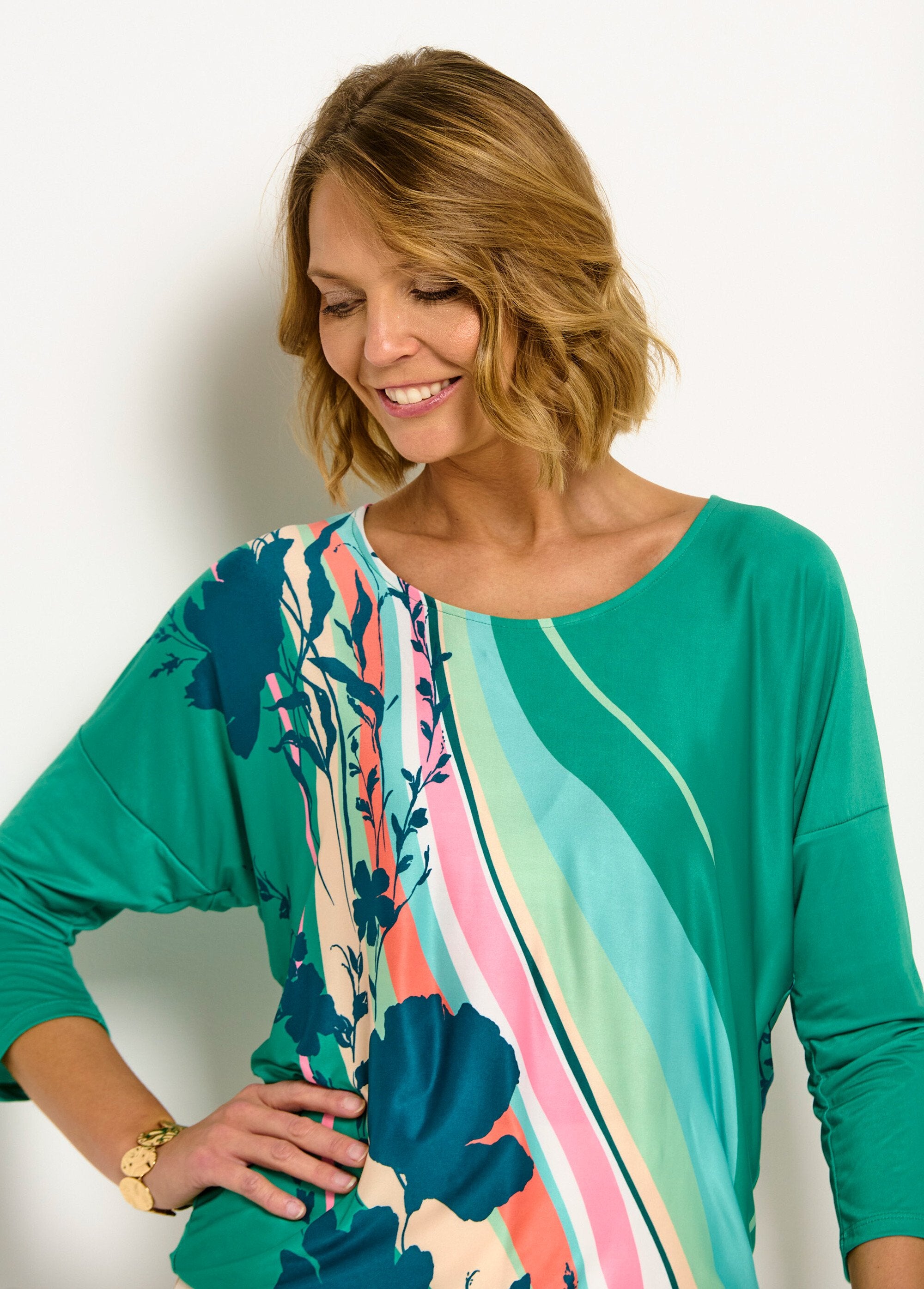 Camiseta_blusa_estampada_de_manga_3/4_verde_y_rosa_DE2_slim