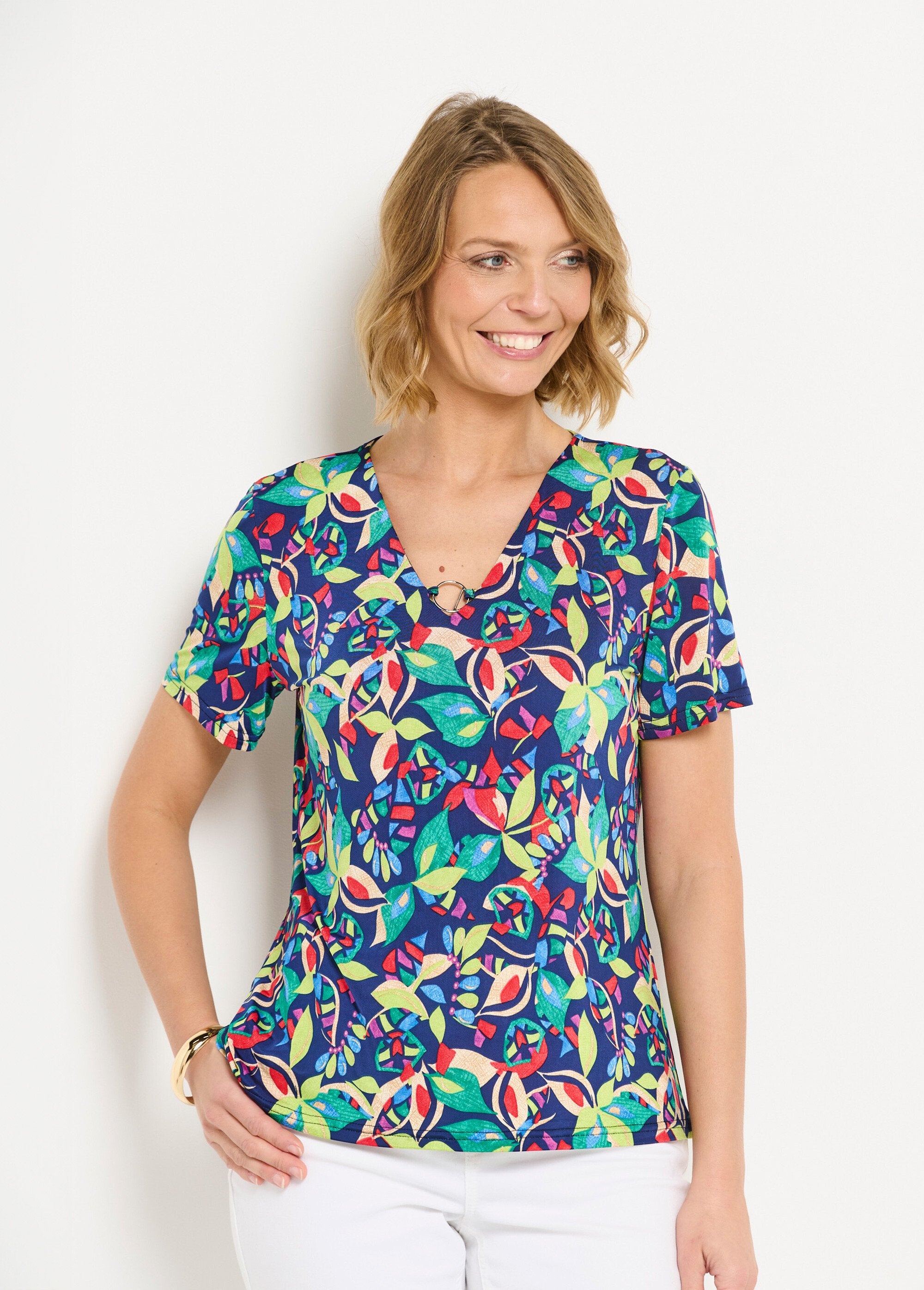 Camiseta_de_manga_corta_lisa_o_estampada_azul_marino_y_verde_FA1_slim