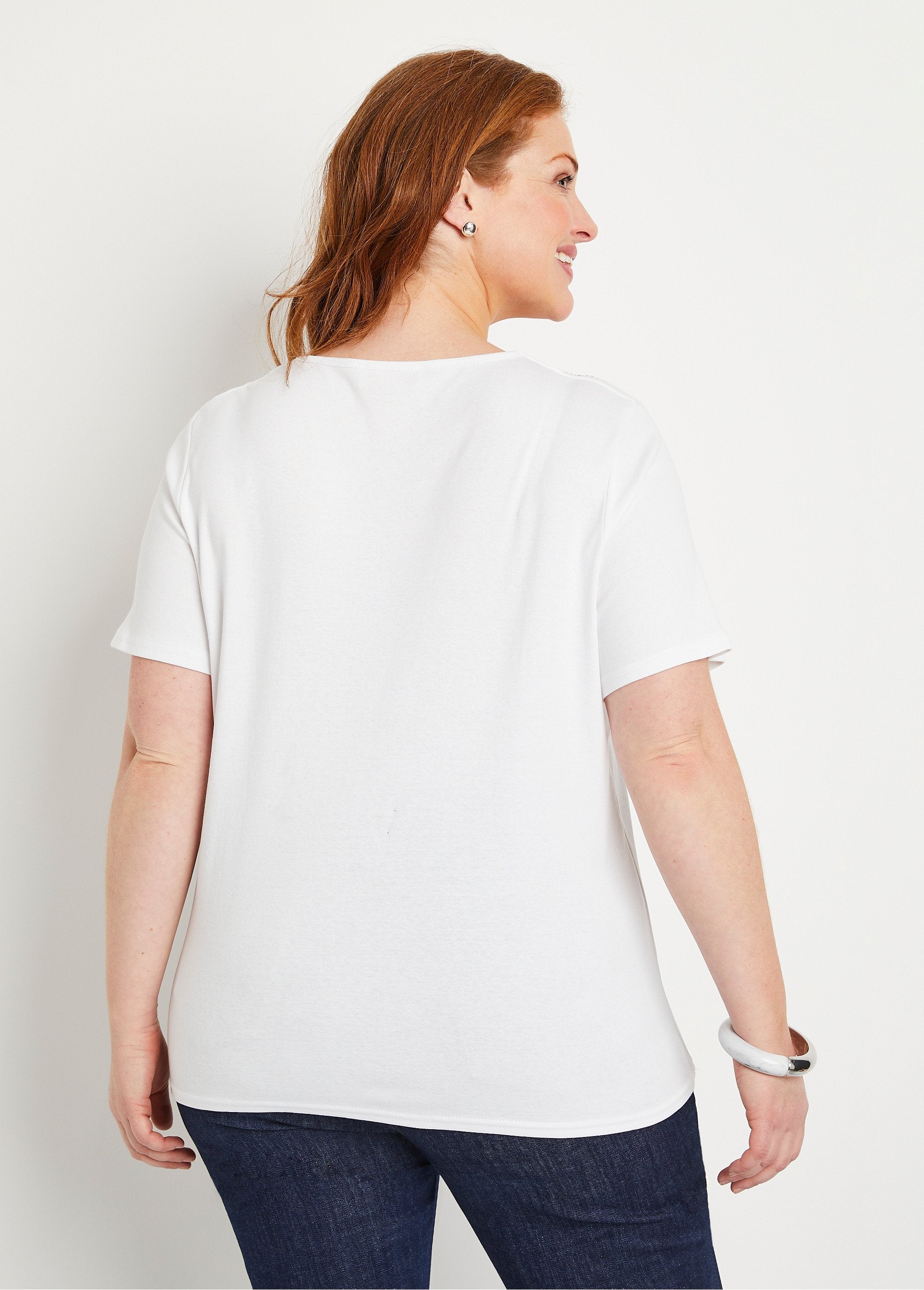 Camiseta_de_punto_de_algodón_con_tachuelas_Blanco,_Blanca_DO1_curvy