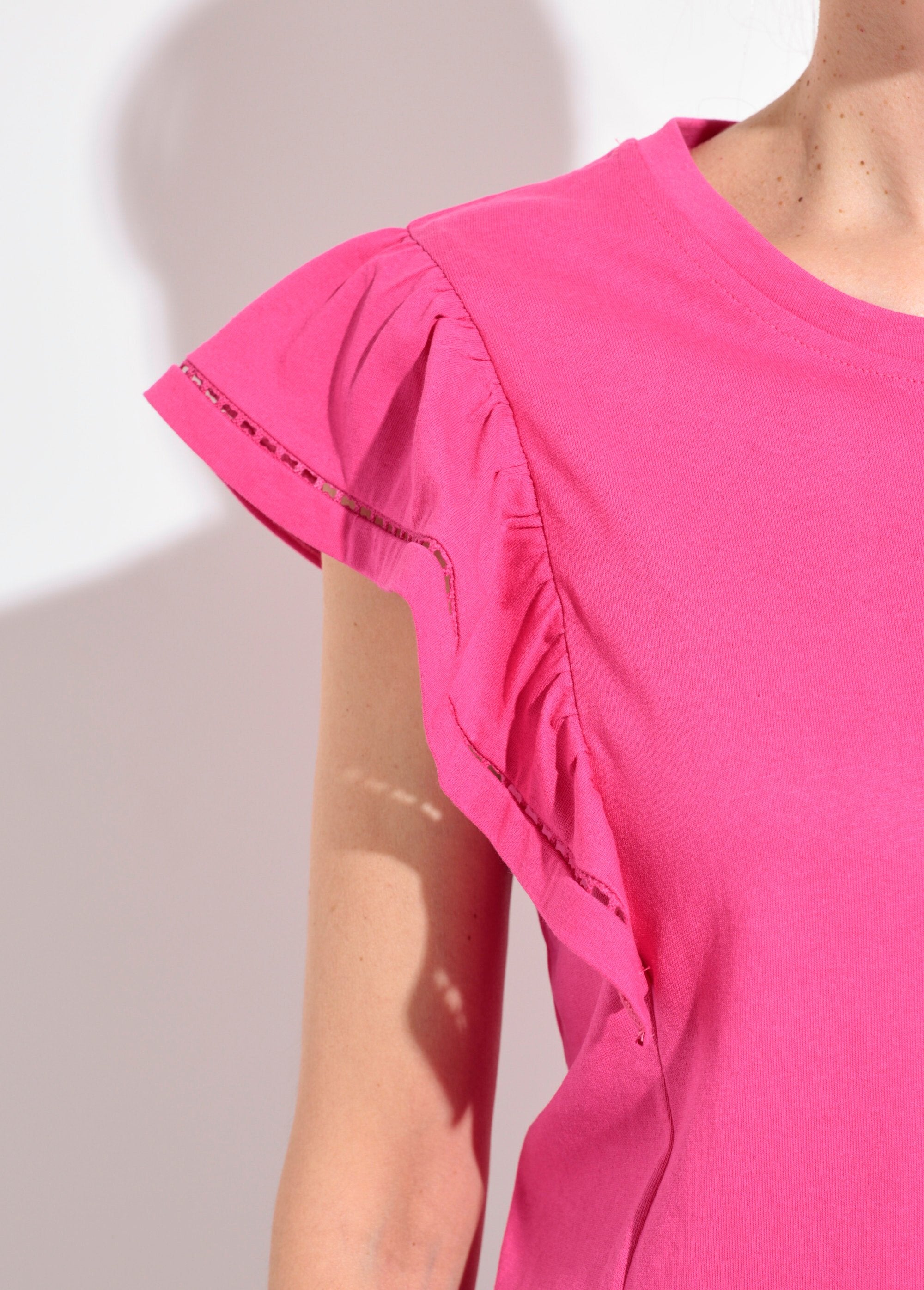 T-shirt_manches_courtes_volantées_ajourées_Fuchsia_DE1_slim