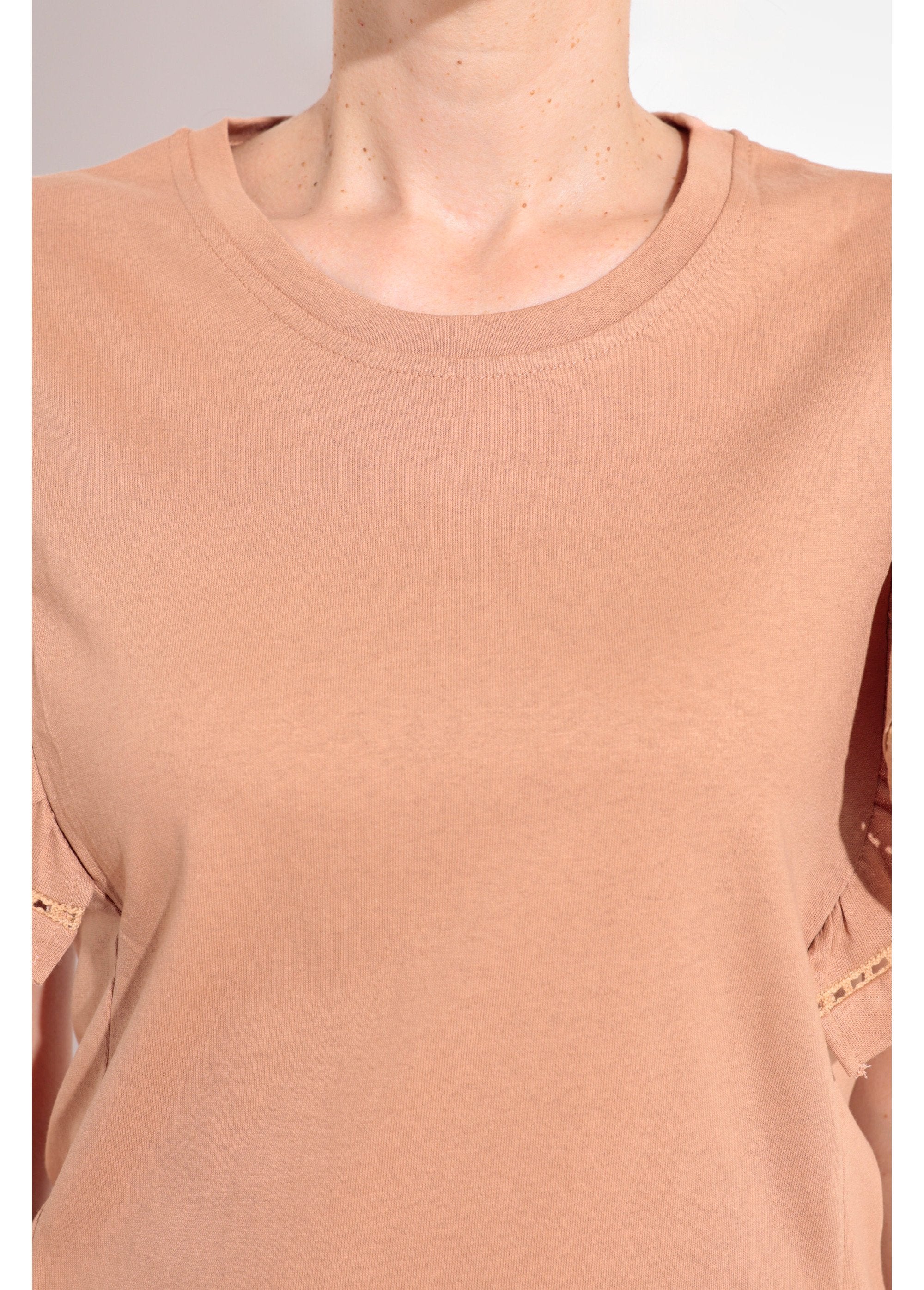 T-shirt_manches_courtes_volantées_ajourées_Camel_DE2_slim