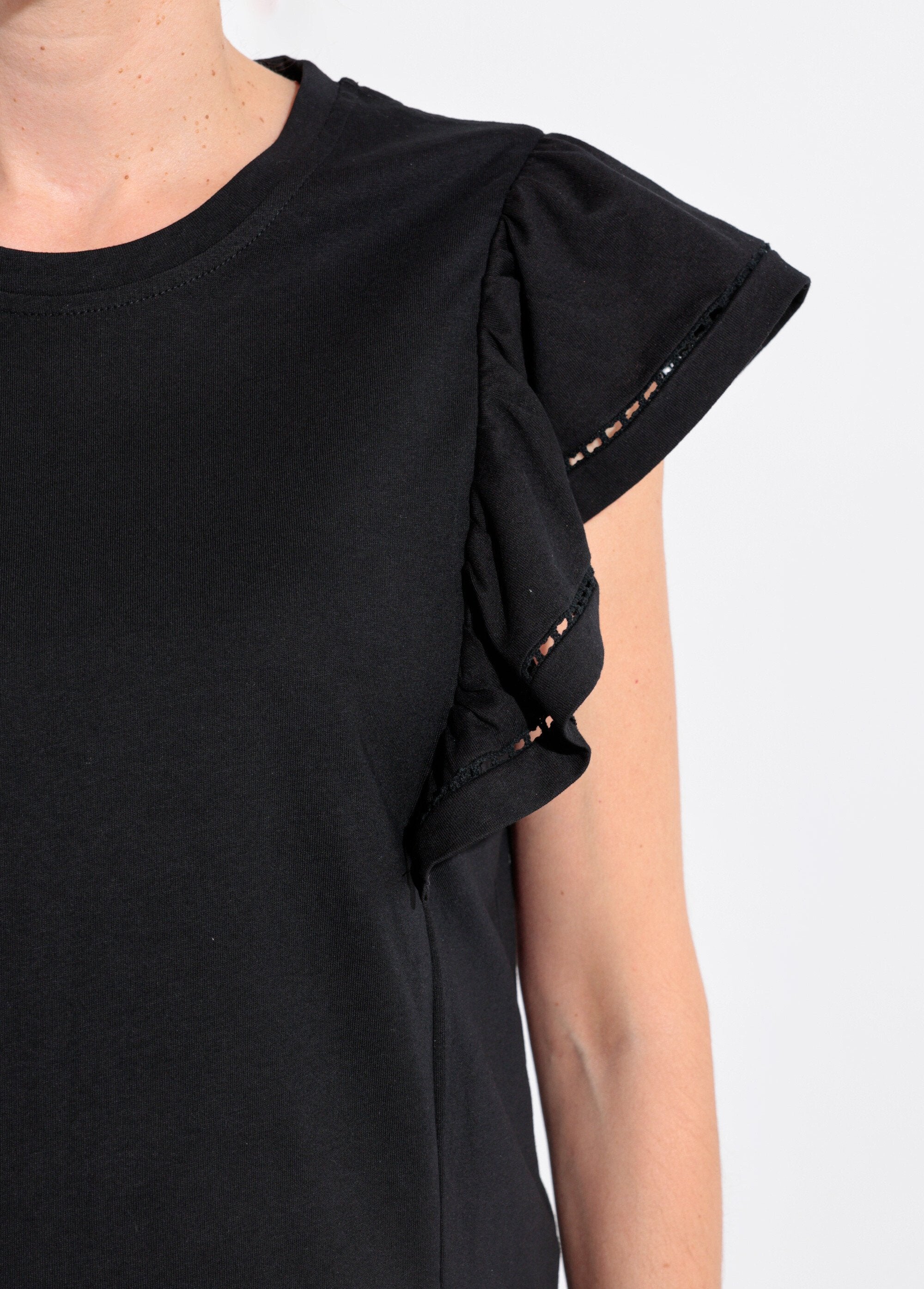 T-shirt_manches_courtes_volantées_ajourées_Noir_DE2_slim