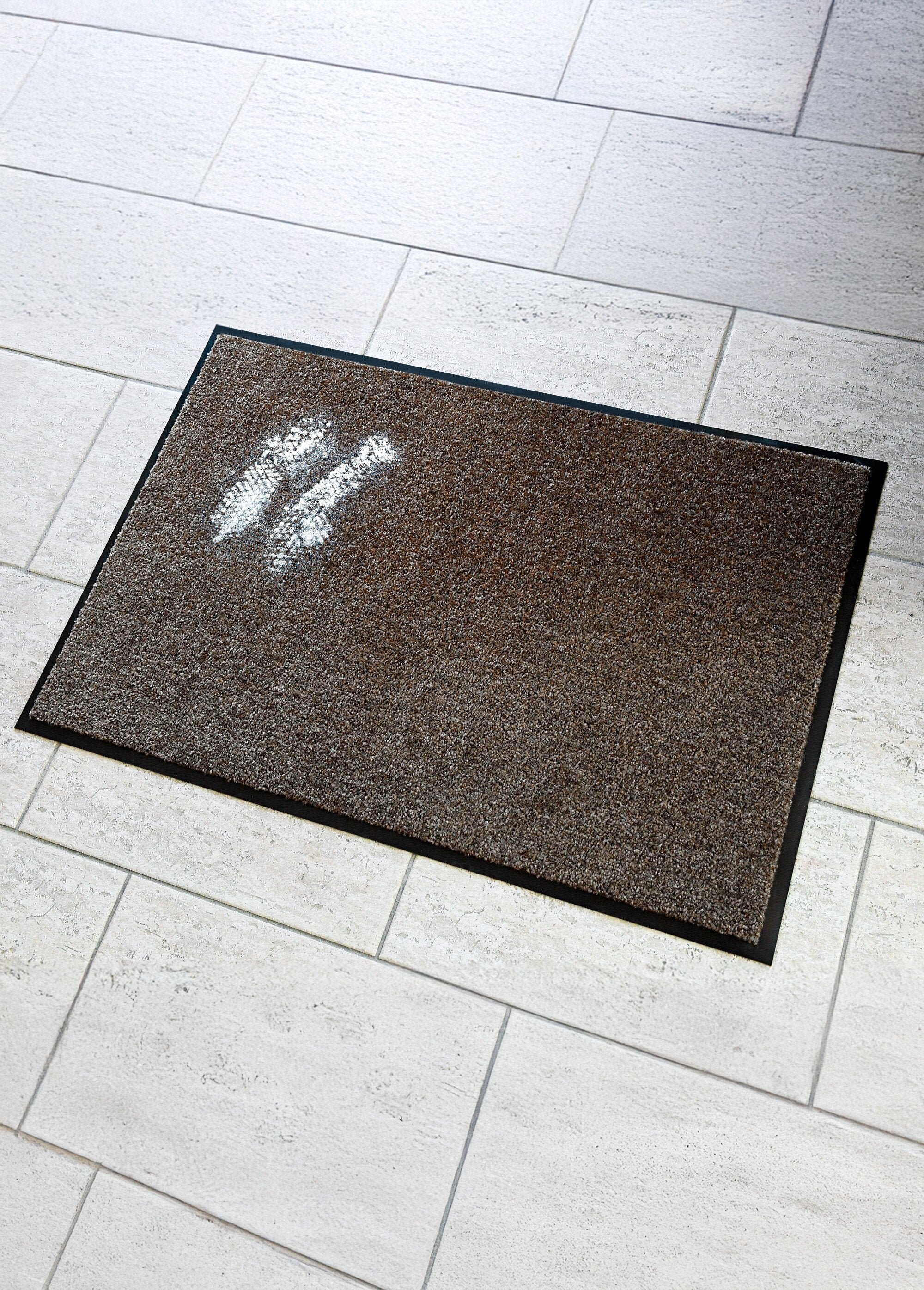 Alfombra_de_bienvenida_con_aspecto_de_terciopelo_Castaño_DE1_slim
