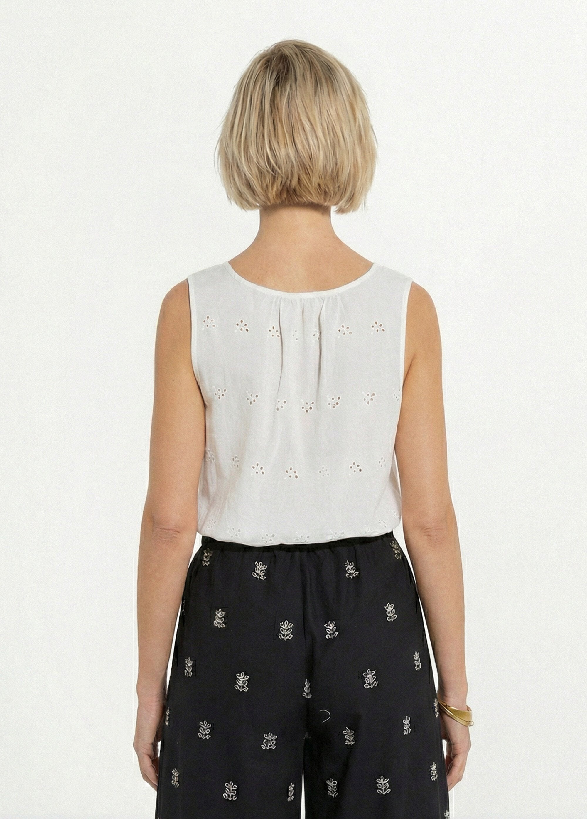 Top_sin_mangas_bordado_inglés_algodón_Crudo_DO1_slim