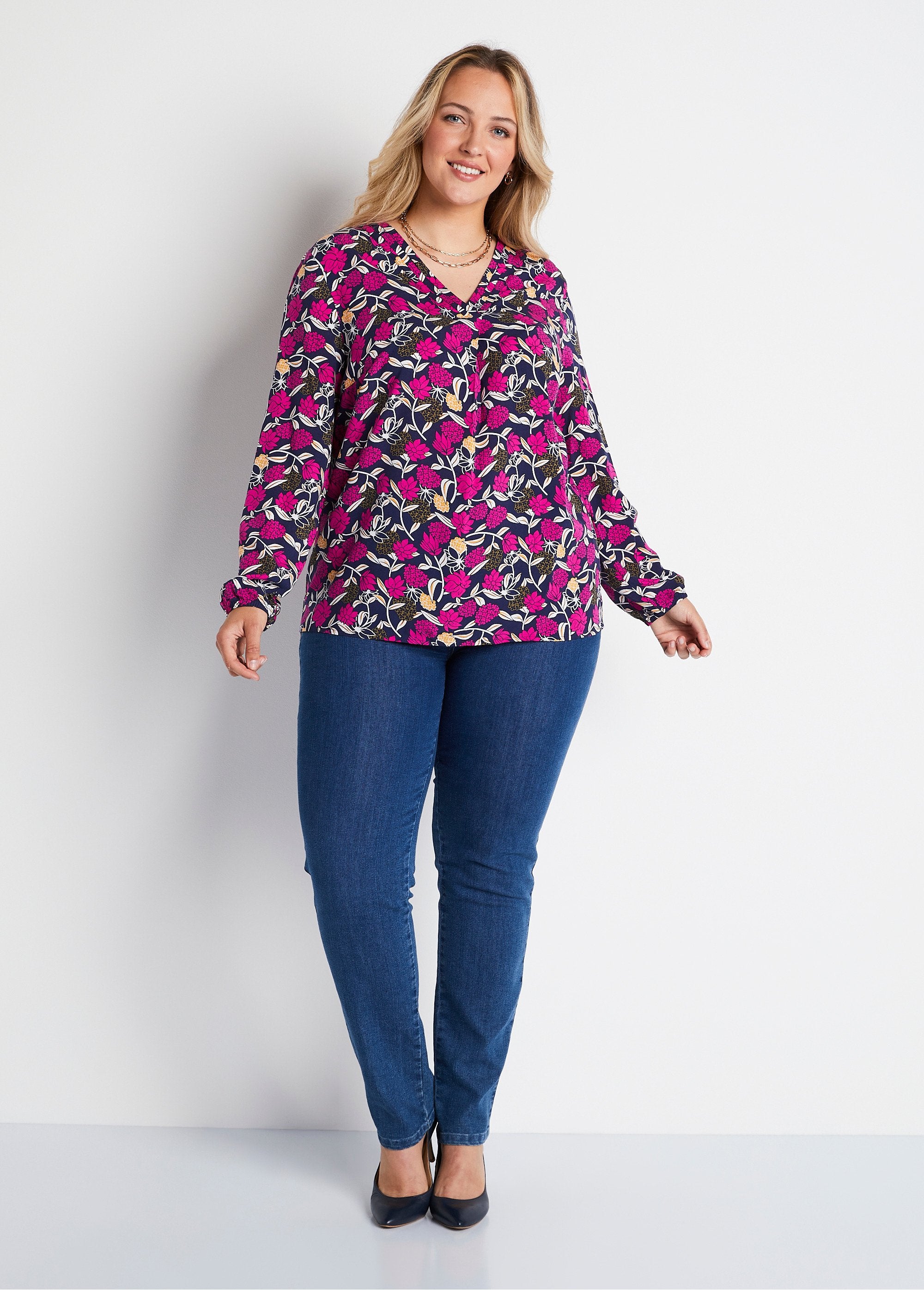 Túnica_larga_suelta_con_estampado_floral_Estampado_fucsia_SF1_curvy