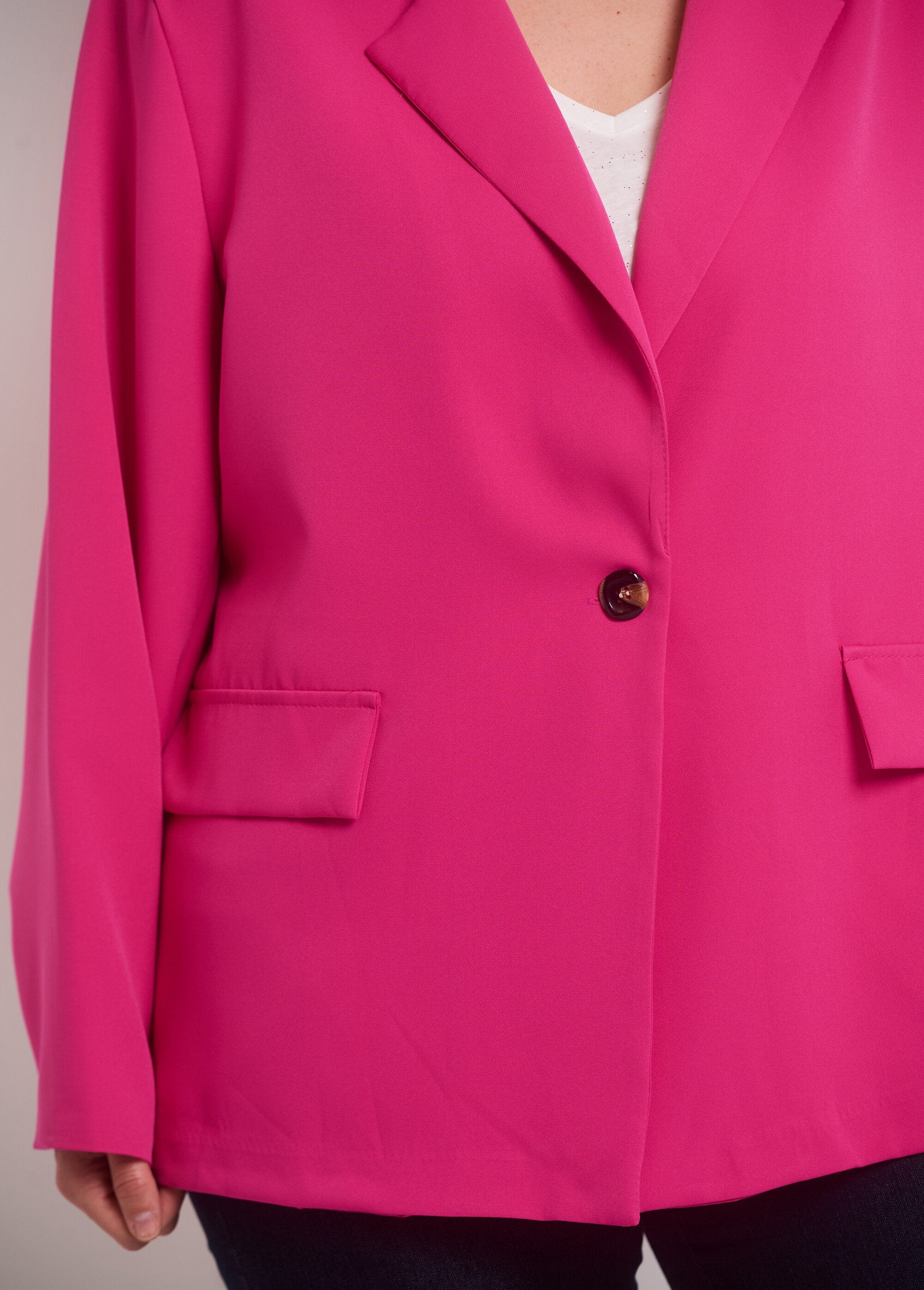 Chaqueta_blazer_fluida_con_cuello_sastre_Fucsia_DE2_curvy