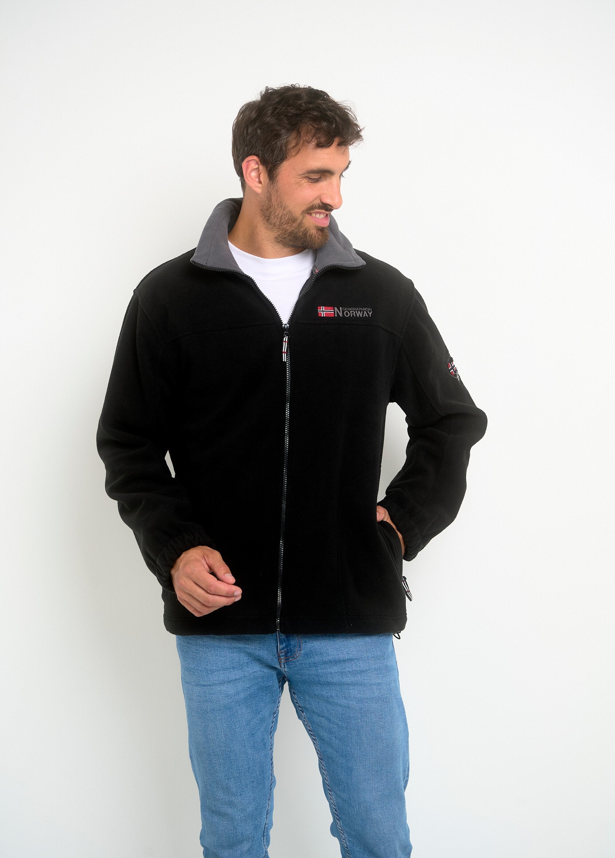 Chaqueta_polar_con_capucha_retráctil_Negro_FA1_slim