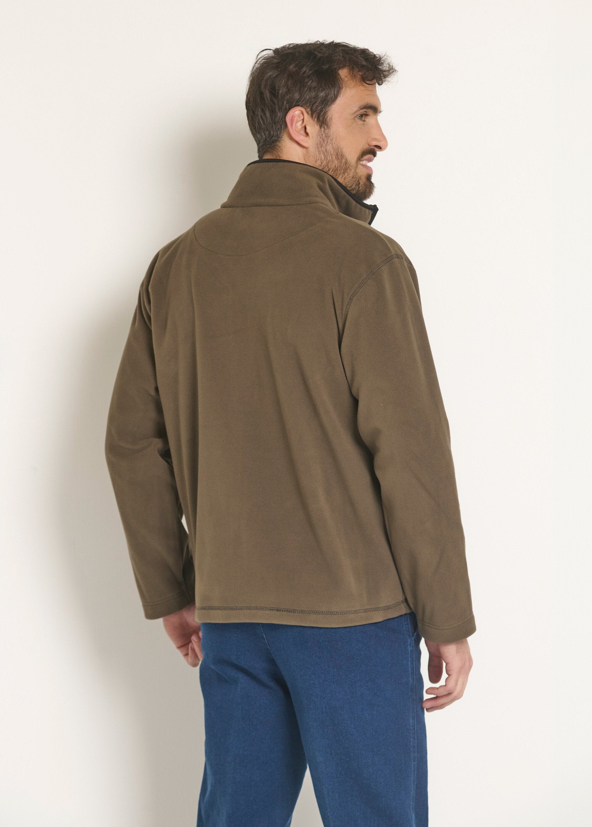 Chaqueta_polar_con_cremallera_y_cuello_alto_Castaño_DO1_slim